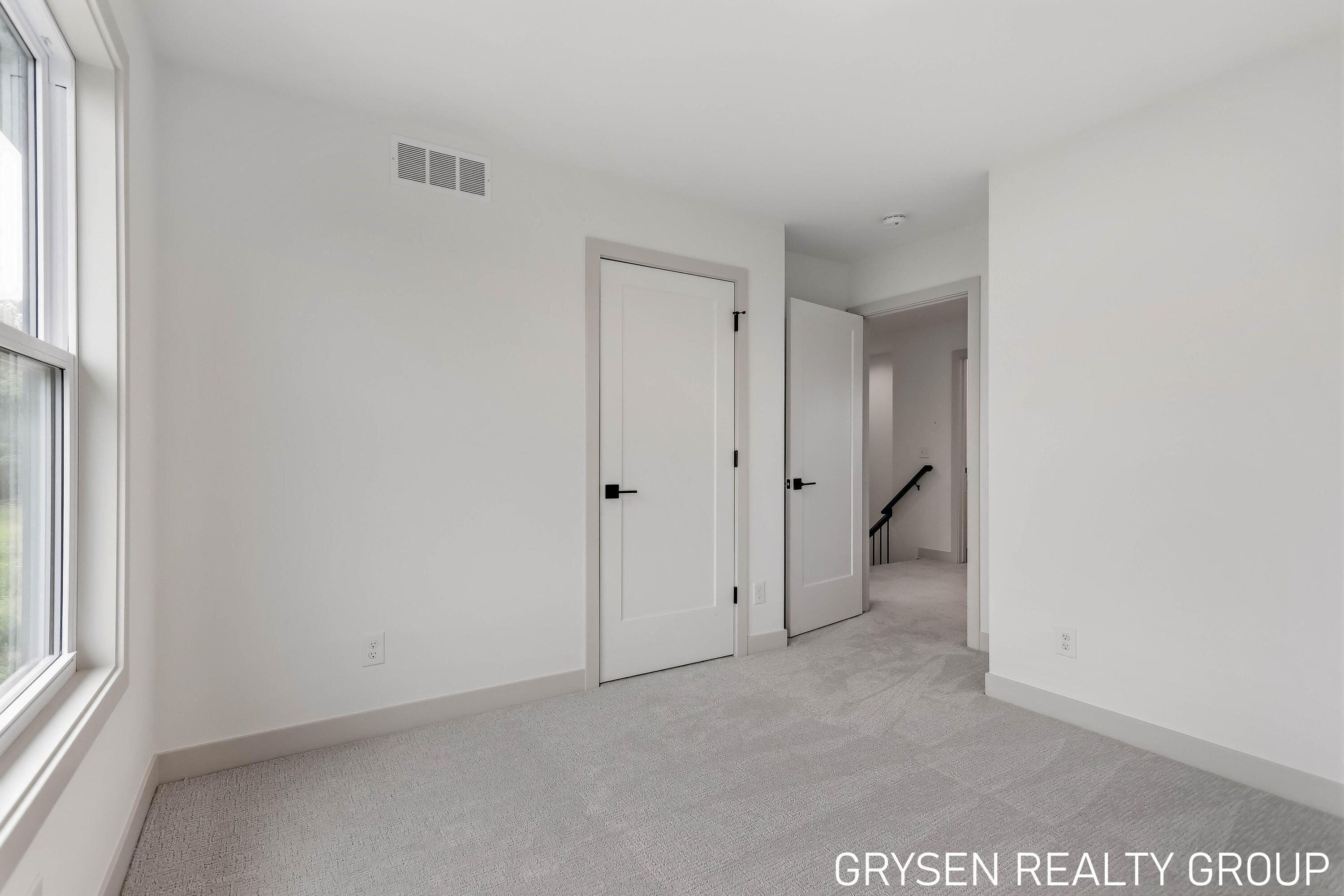 1839 Stratford Lane NW Grand Rapids MI 49534