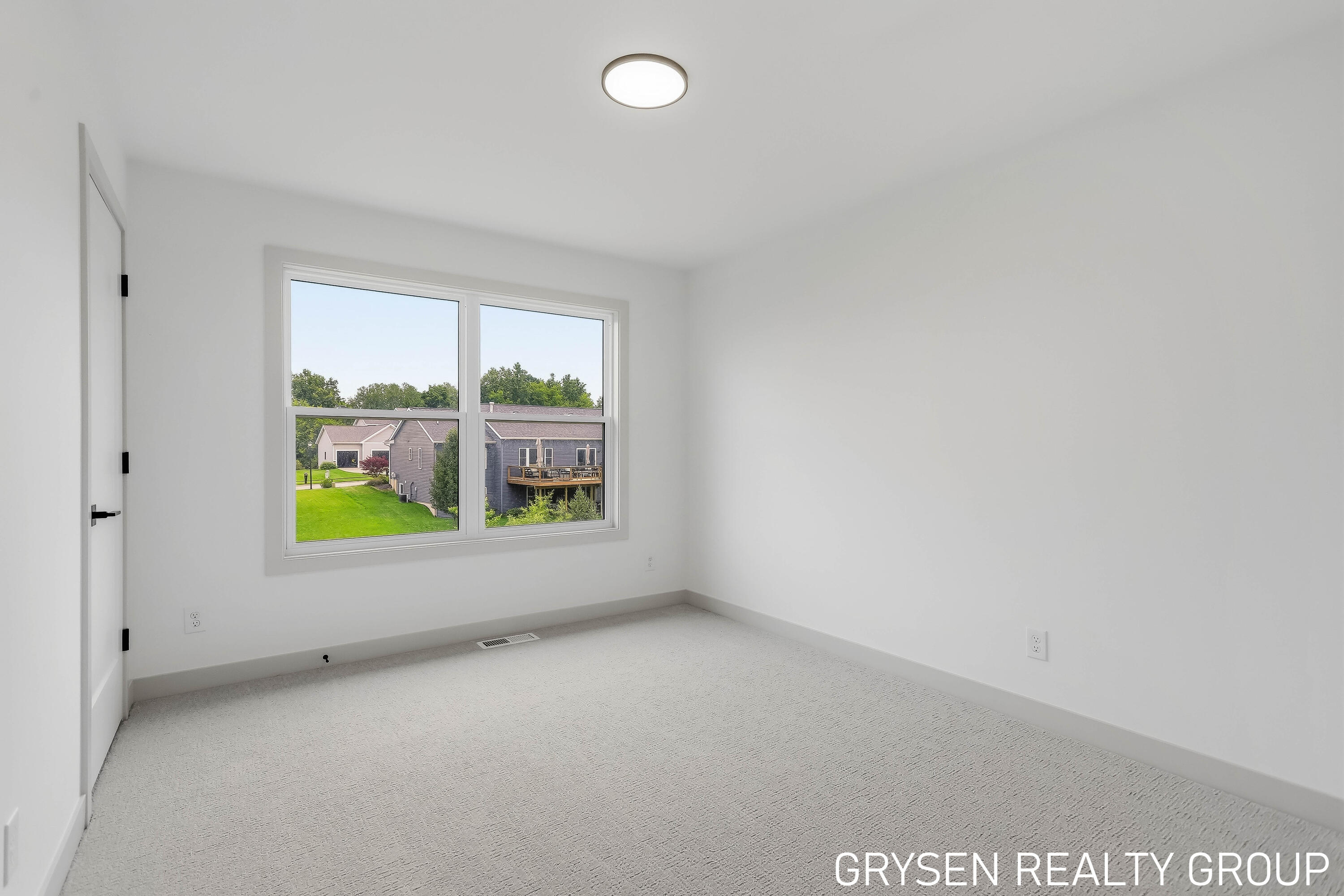 1839 Stratford Lane NW Grand Rapids MI 49534