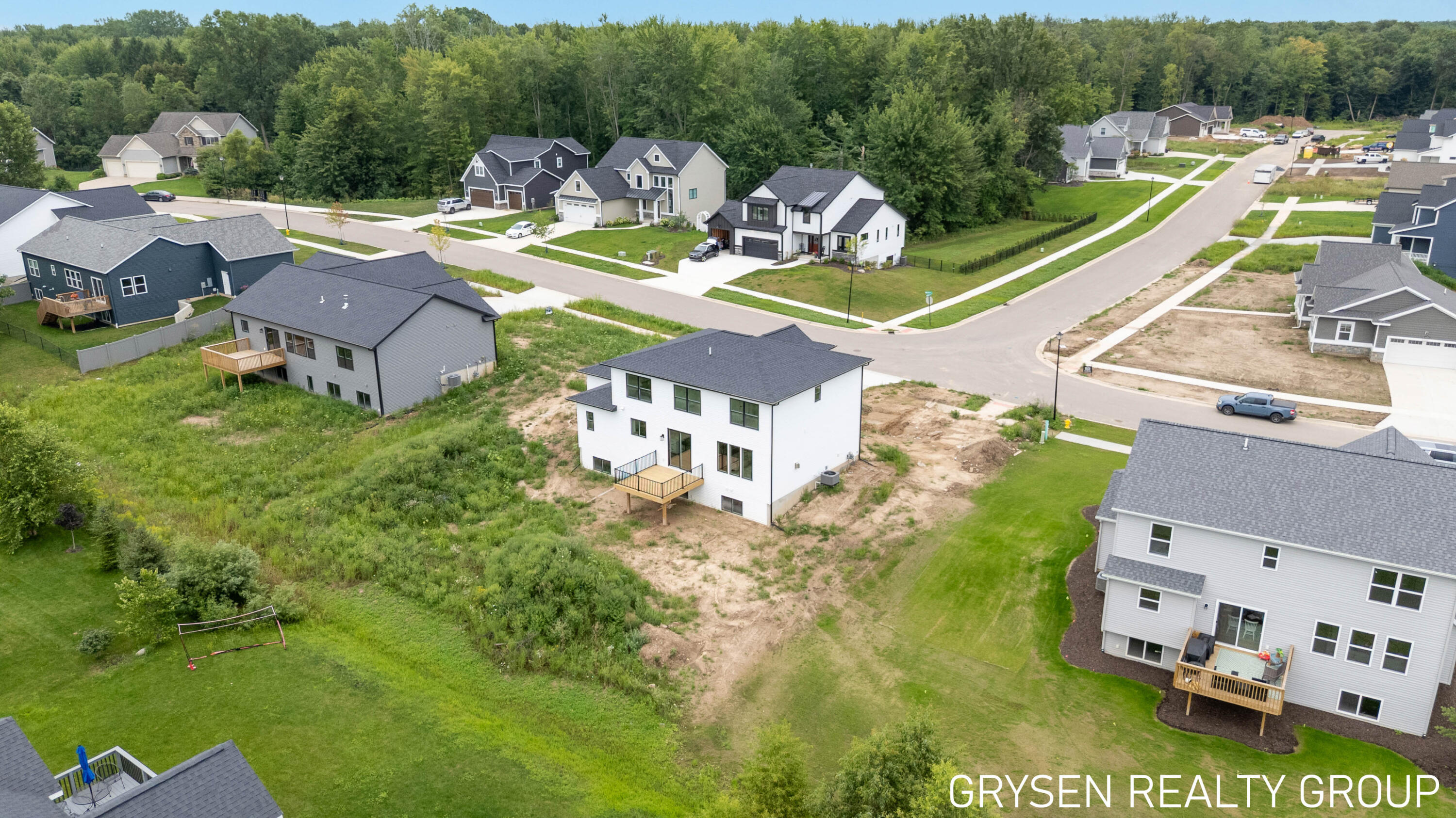 1839 Stratford Lane NW Grand Rapids MI 49534