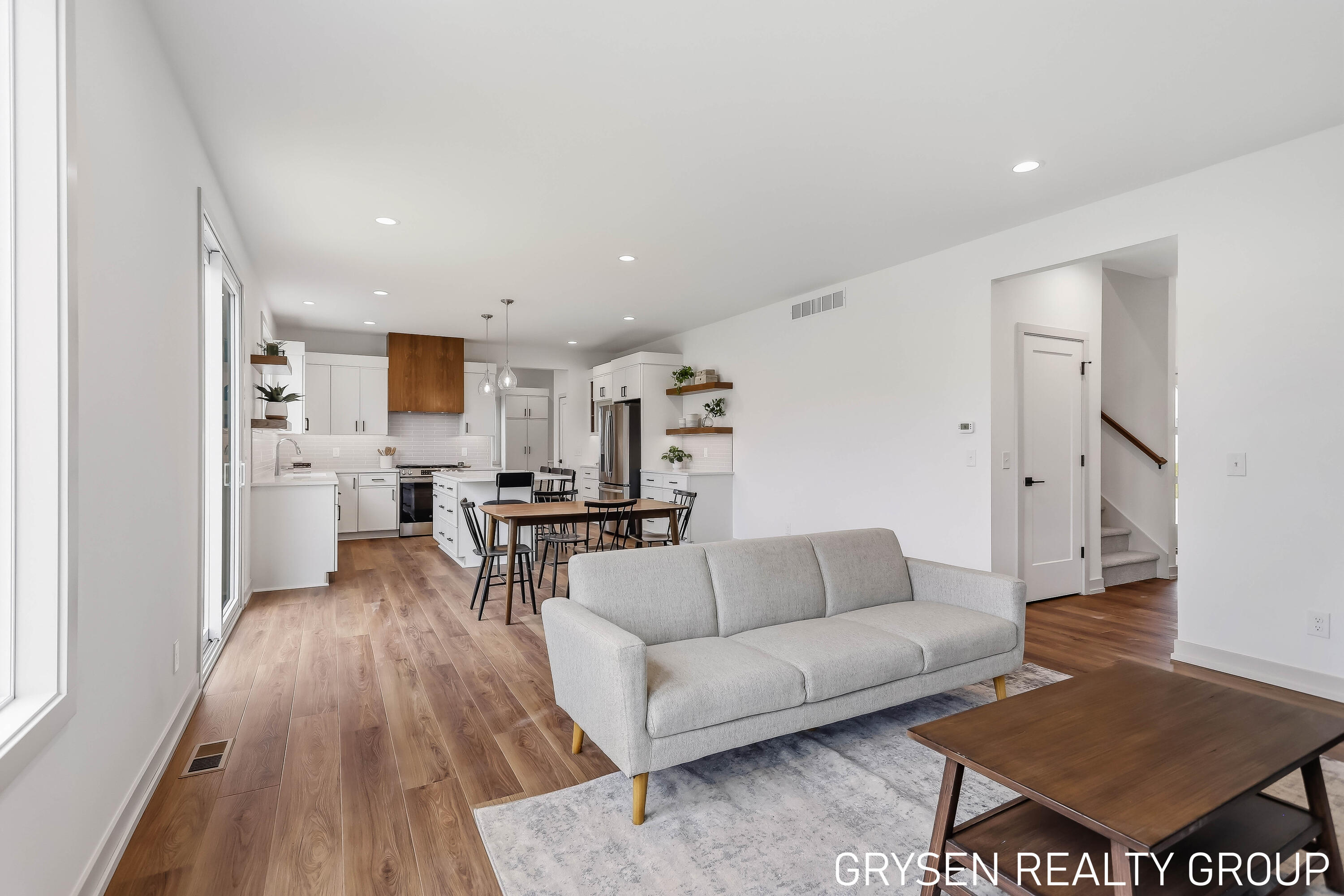 1839 Stratford Lane NW Grand Rapids MI 49534