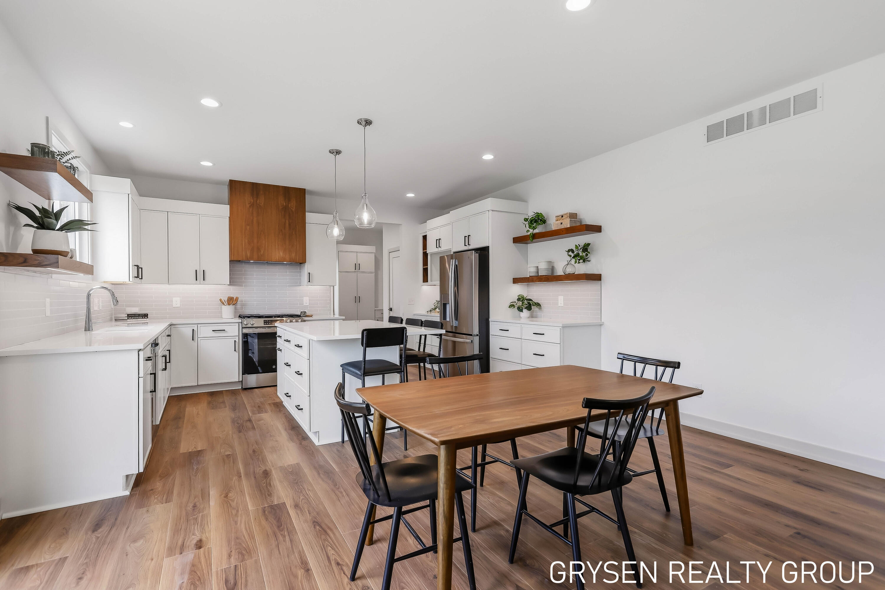 1839 Stratford Lane NW Grand Rapids MI 49534