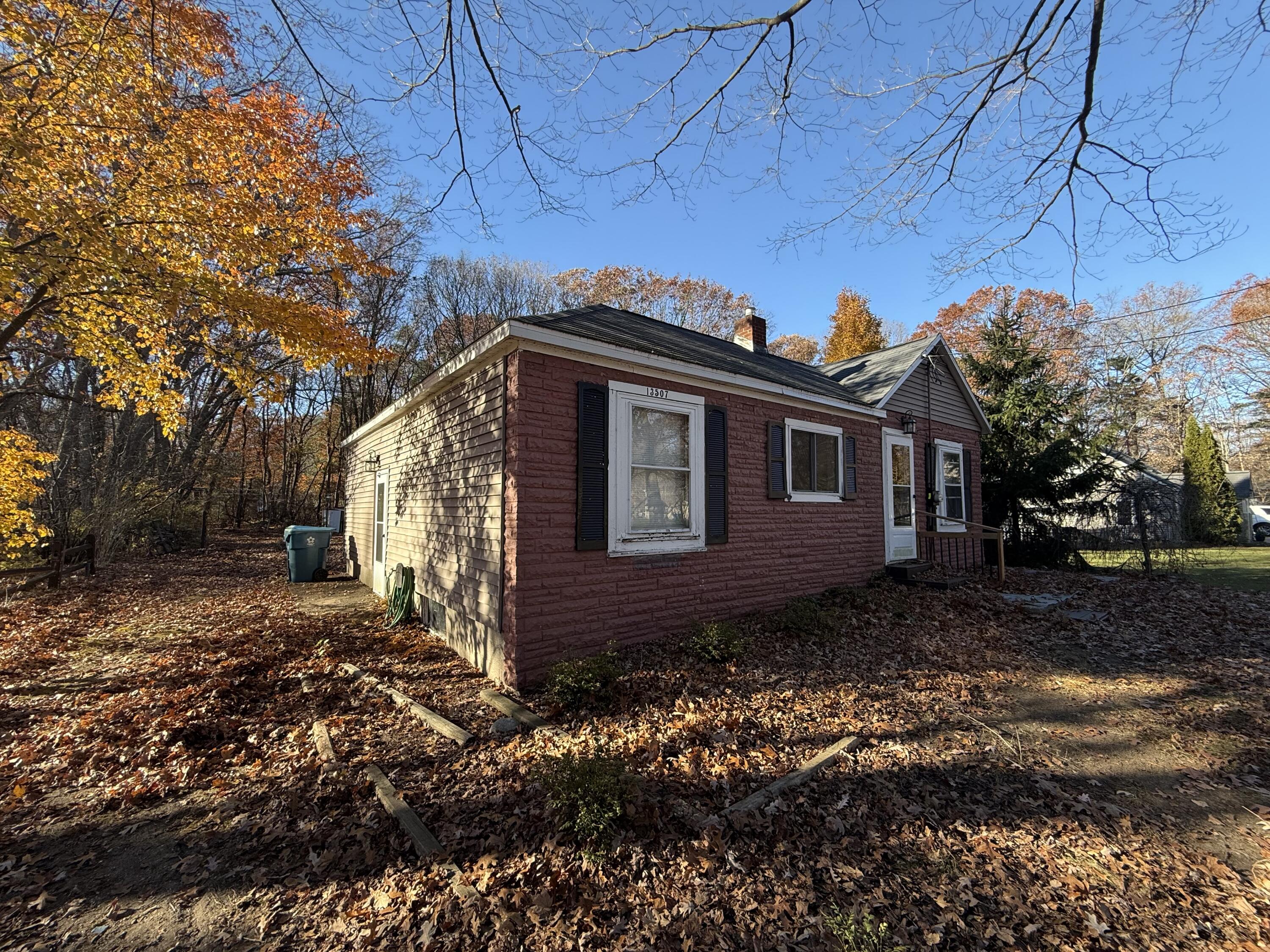 13507 152nd Avenue Grand Haven MI 49417