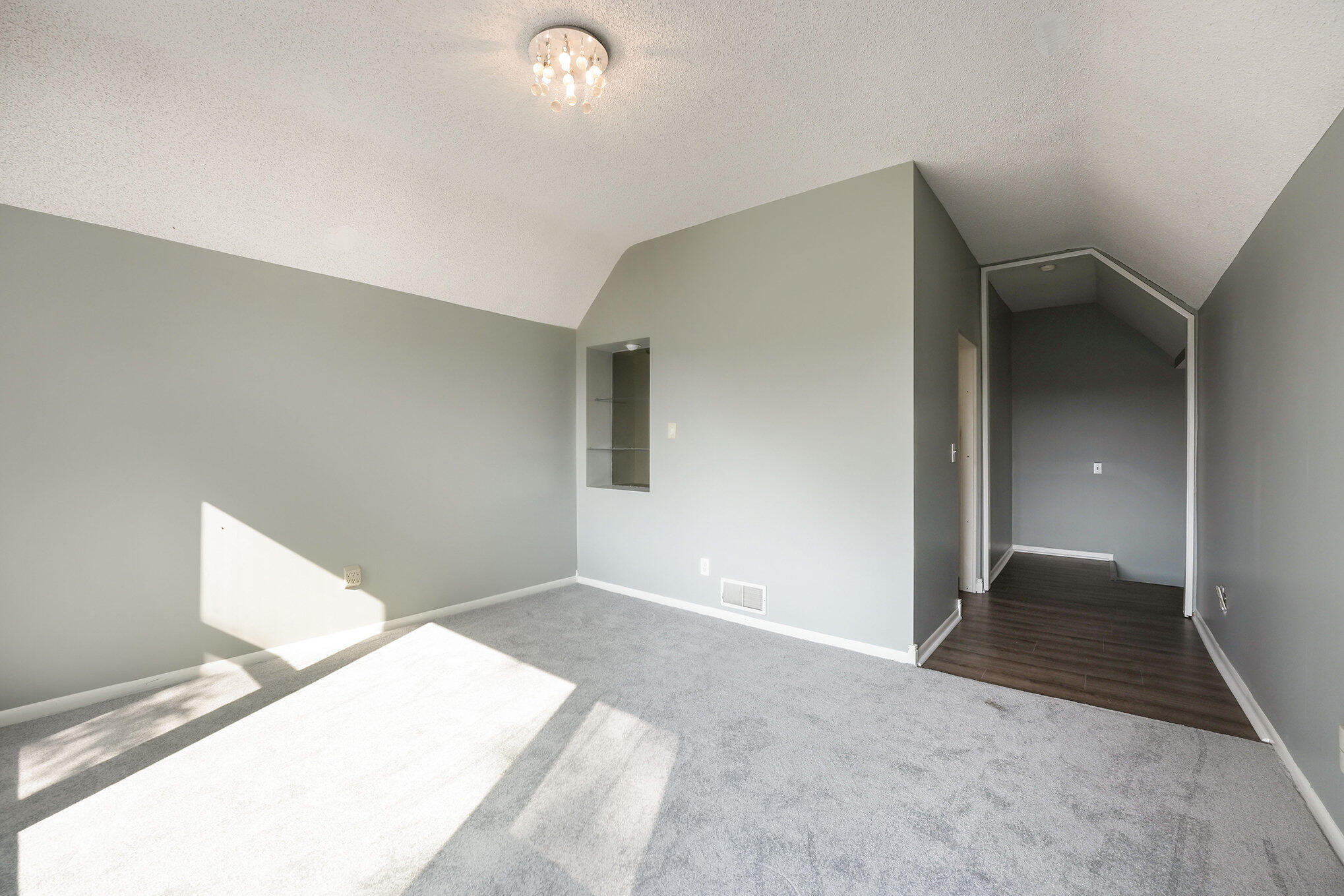 729 Fairview Avenue NE Grand Rapids MI 49503