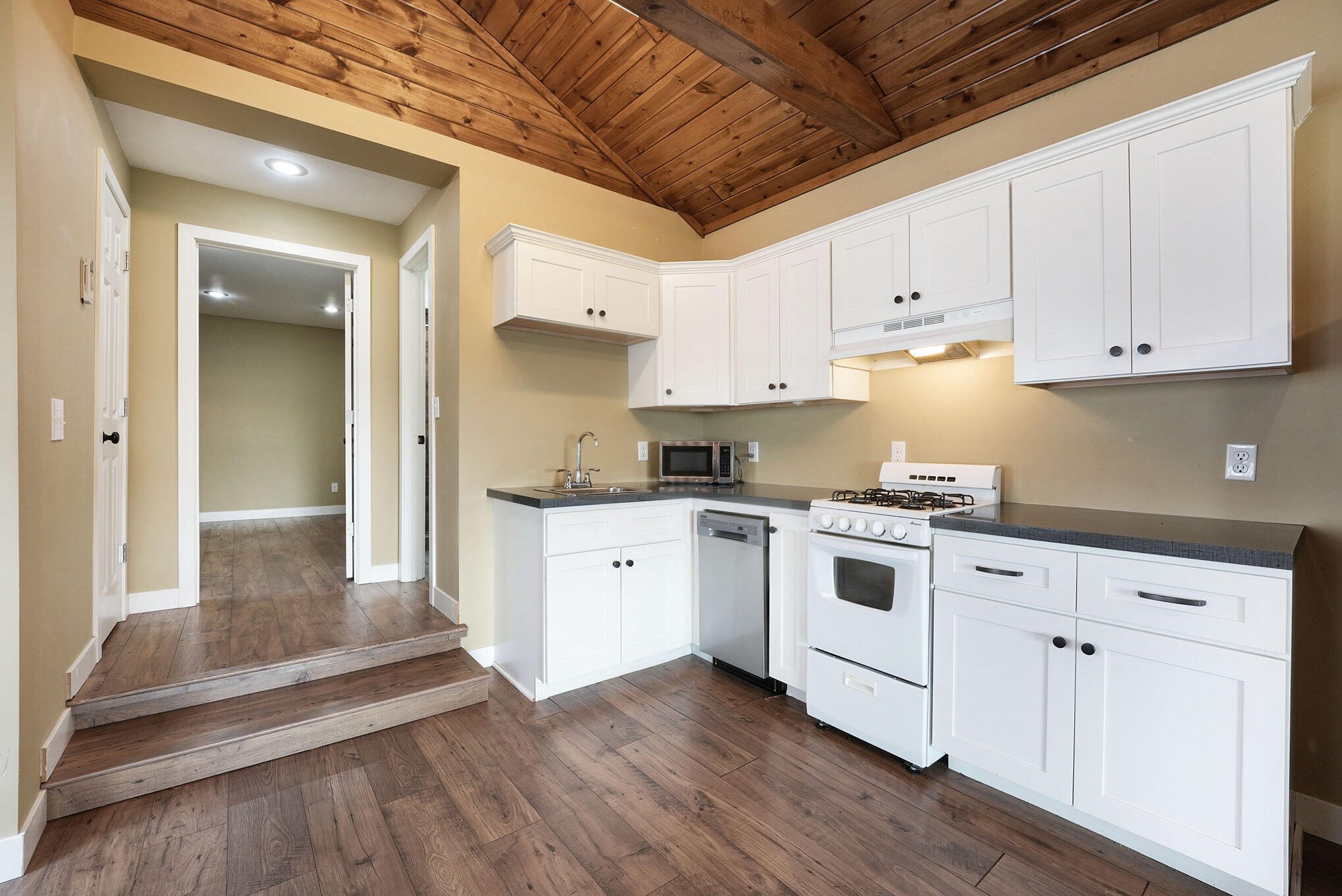 729 Fairview Avenue NE Grand Rapids MI 49503