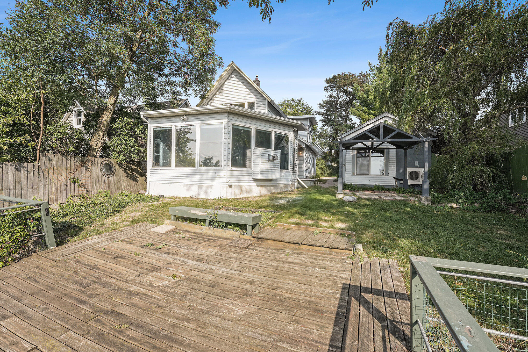 729 Fairview Avenue NE Grand Rapids MI 49503