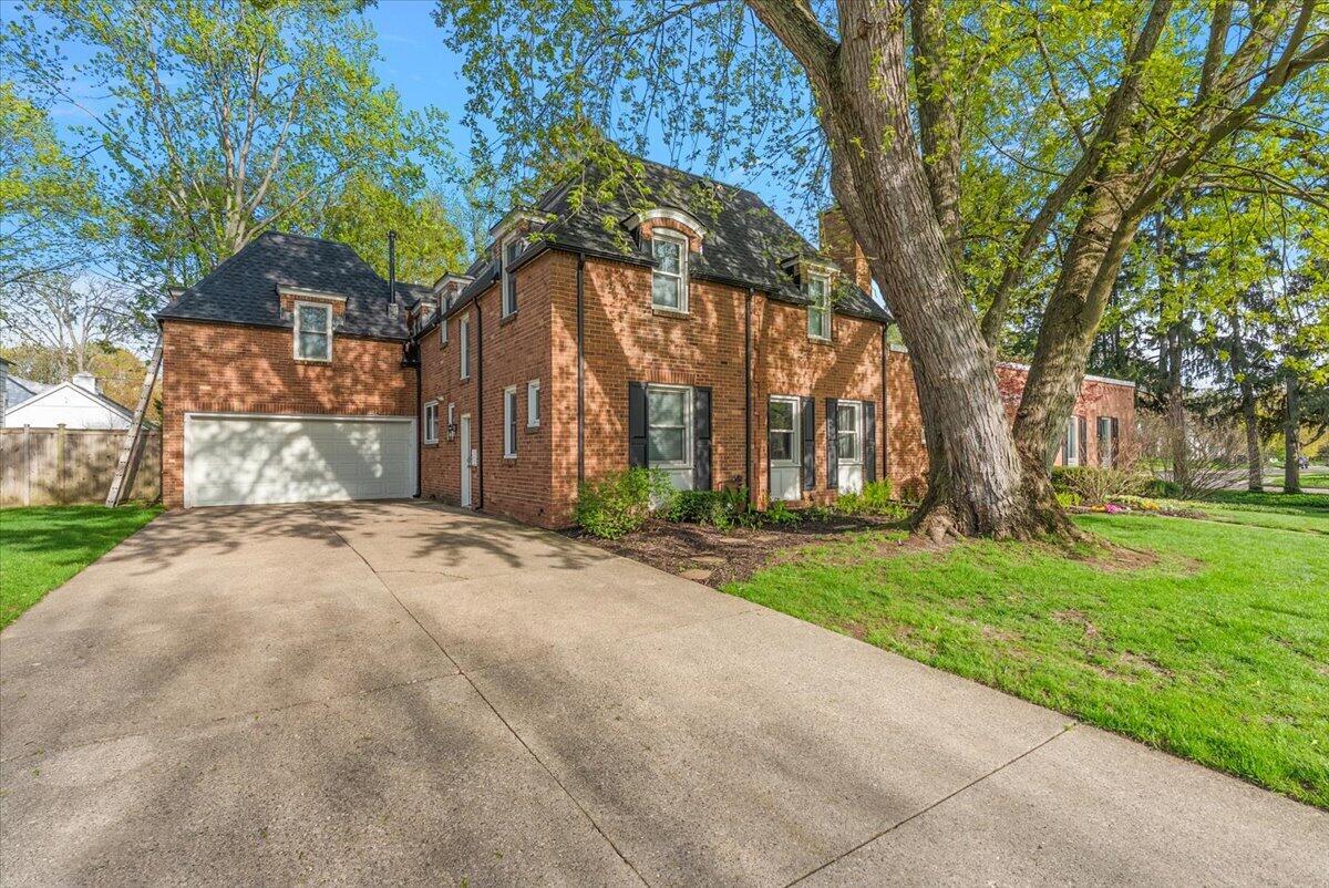 950 San Jose Drive SE Grand Rapids MI 49506
