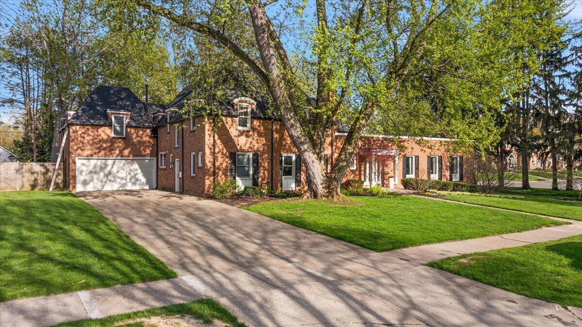 950 San Jose Drive SE Grand Rapids MI 49506