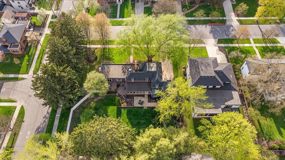 950 San Jose Drive SE Grand Rapids MI 49506