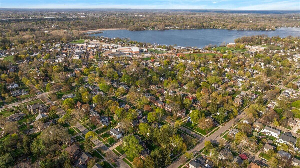 950 San Jose Drive SE Grand Rapids MI 49506