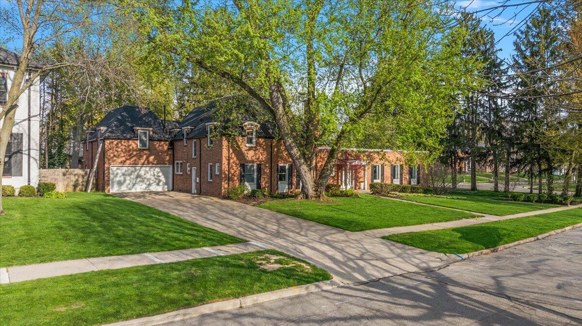 950 San Jose Drive SE Grand Rapids MI 49506