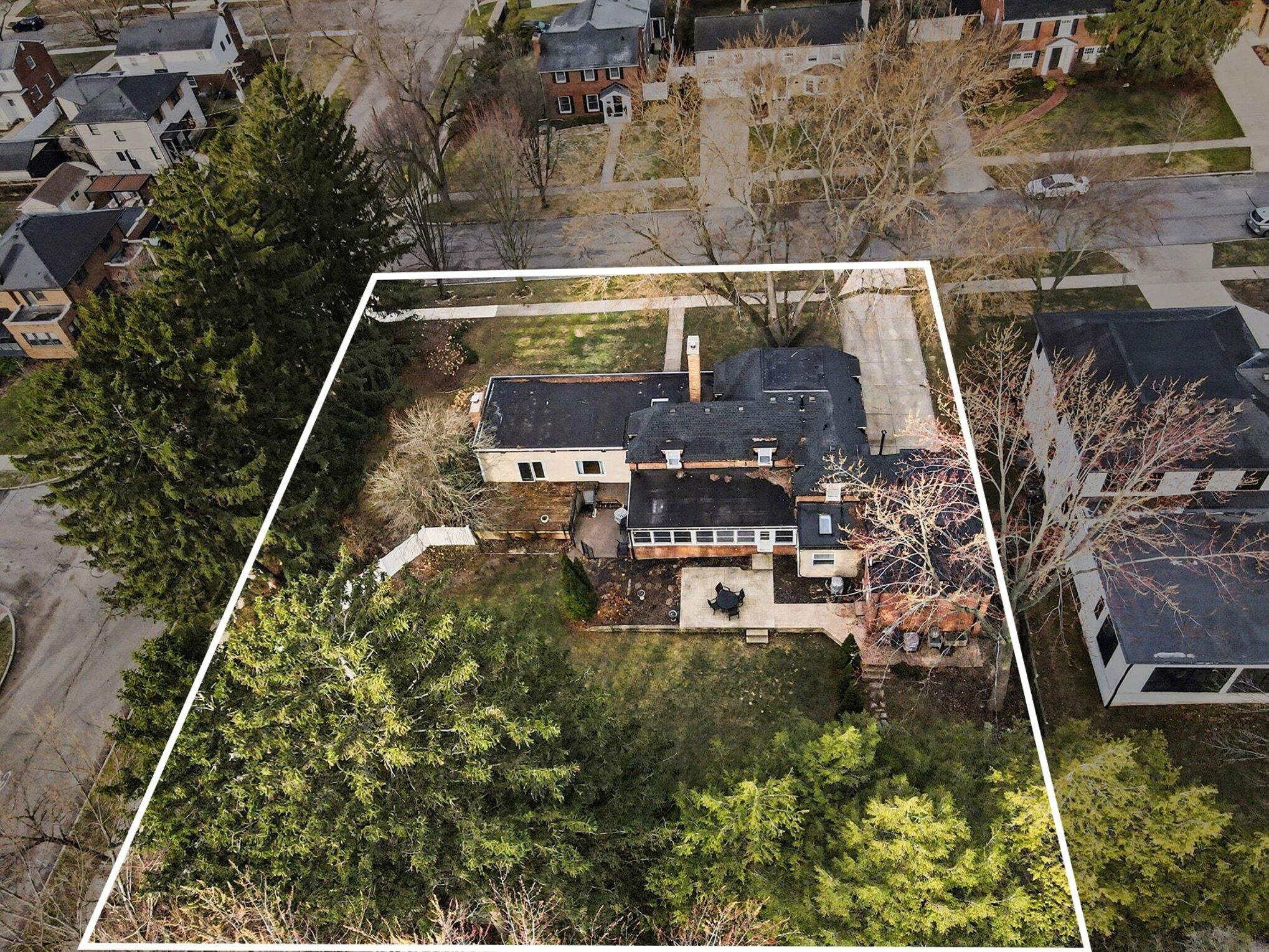 950 San Jose Drive SE Grand Rapids MI 49506
