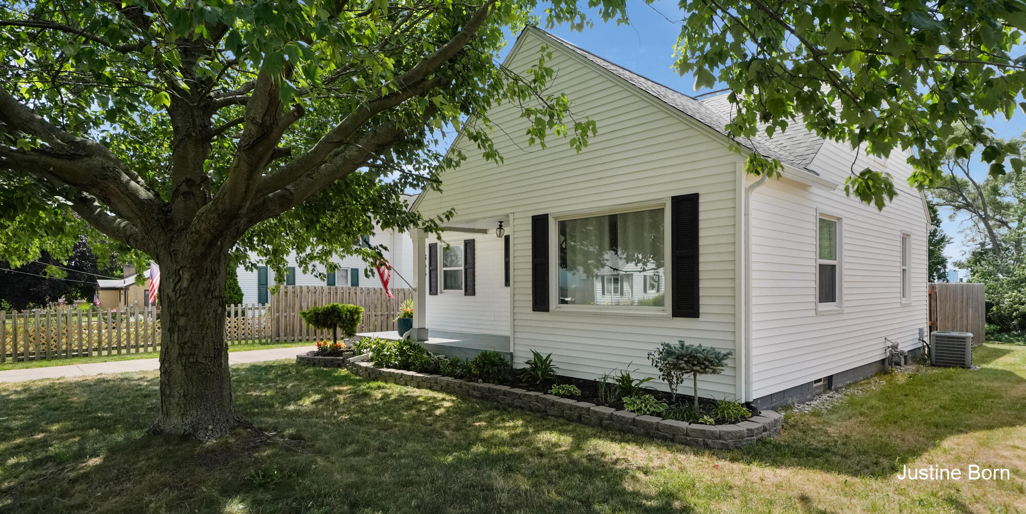 546 Ferris Street NW Grand Rapids MI 49544