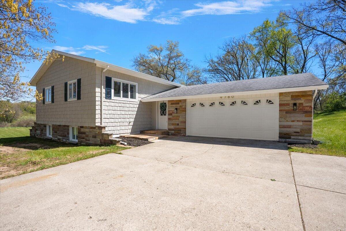 9780 Courtland Drive NE Rockford MI 49341