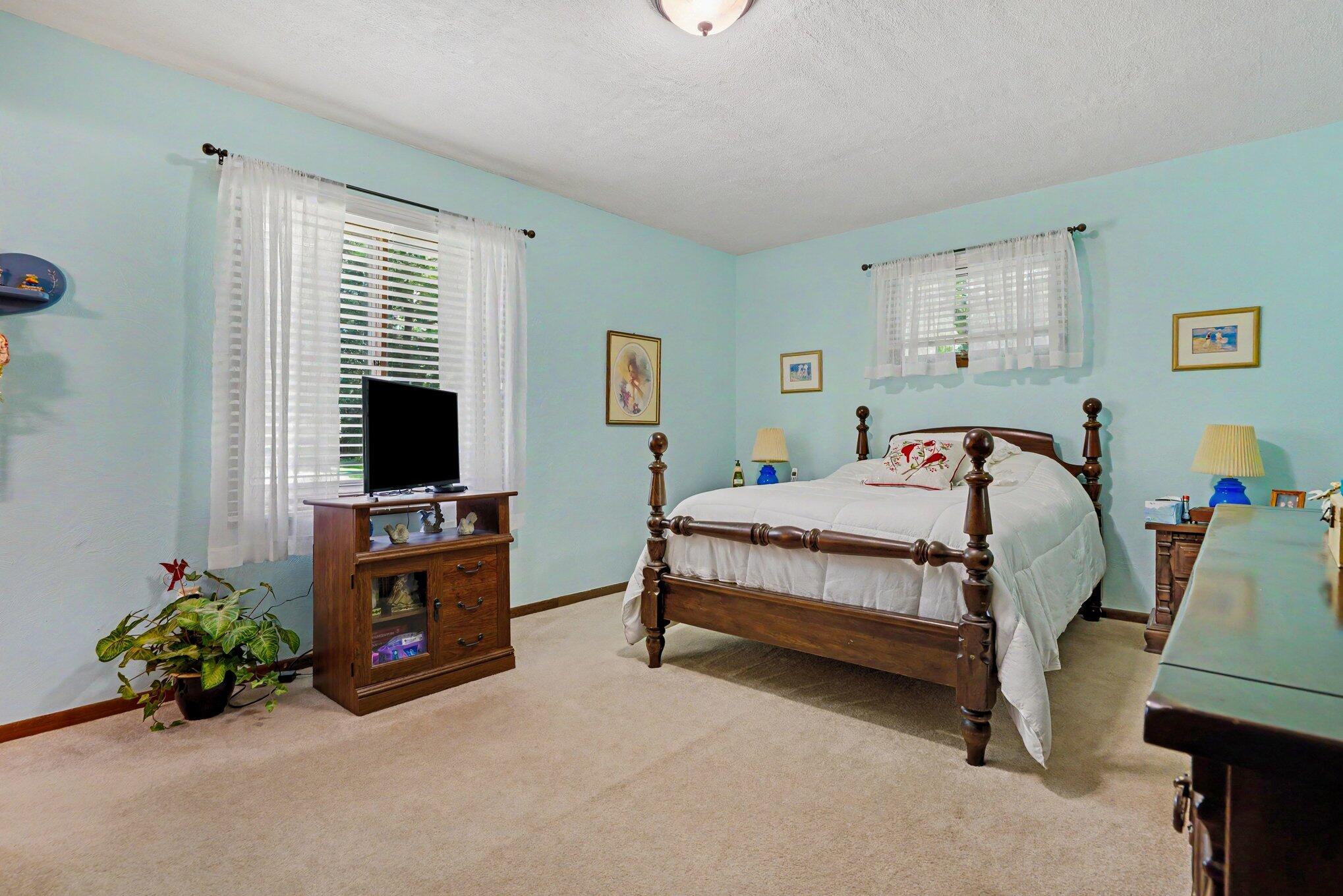 71323 Merle Street Edwardsburg MI 49112