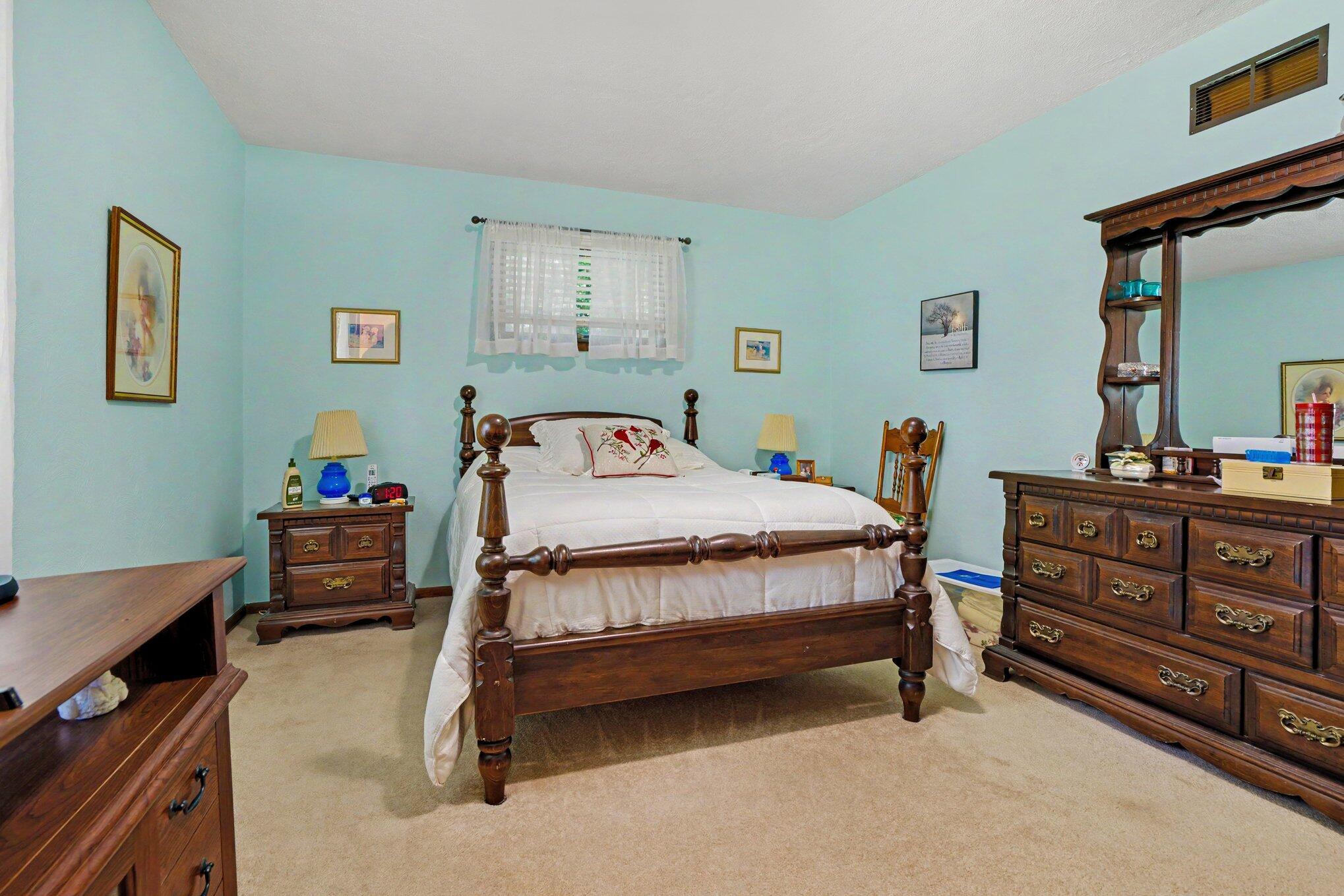 71323 Merle Street Edwardsburg MI 49112