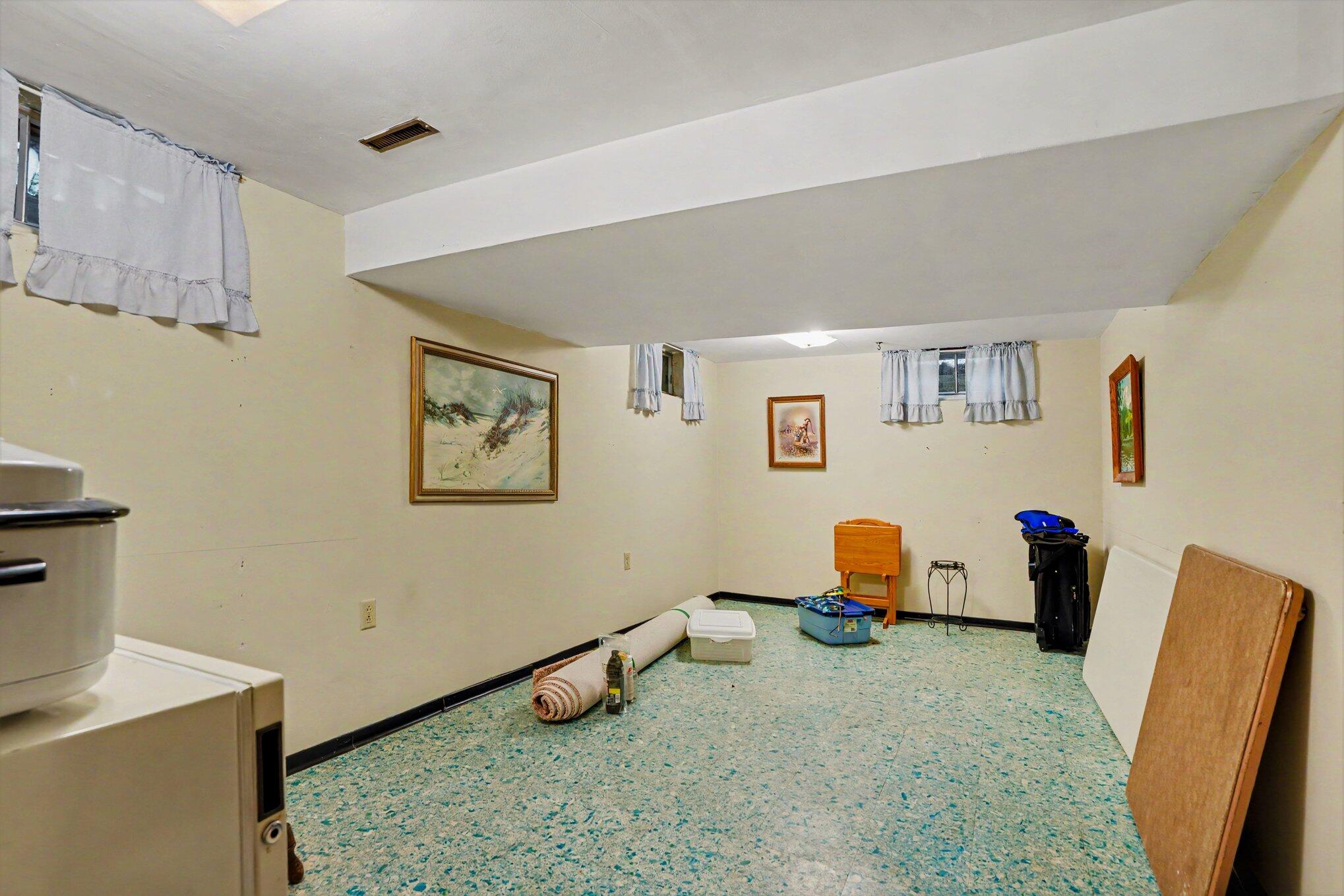71323 Merle Street Edwardsburg MI 49112