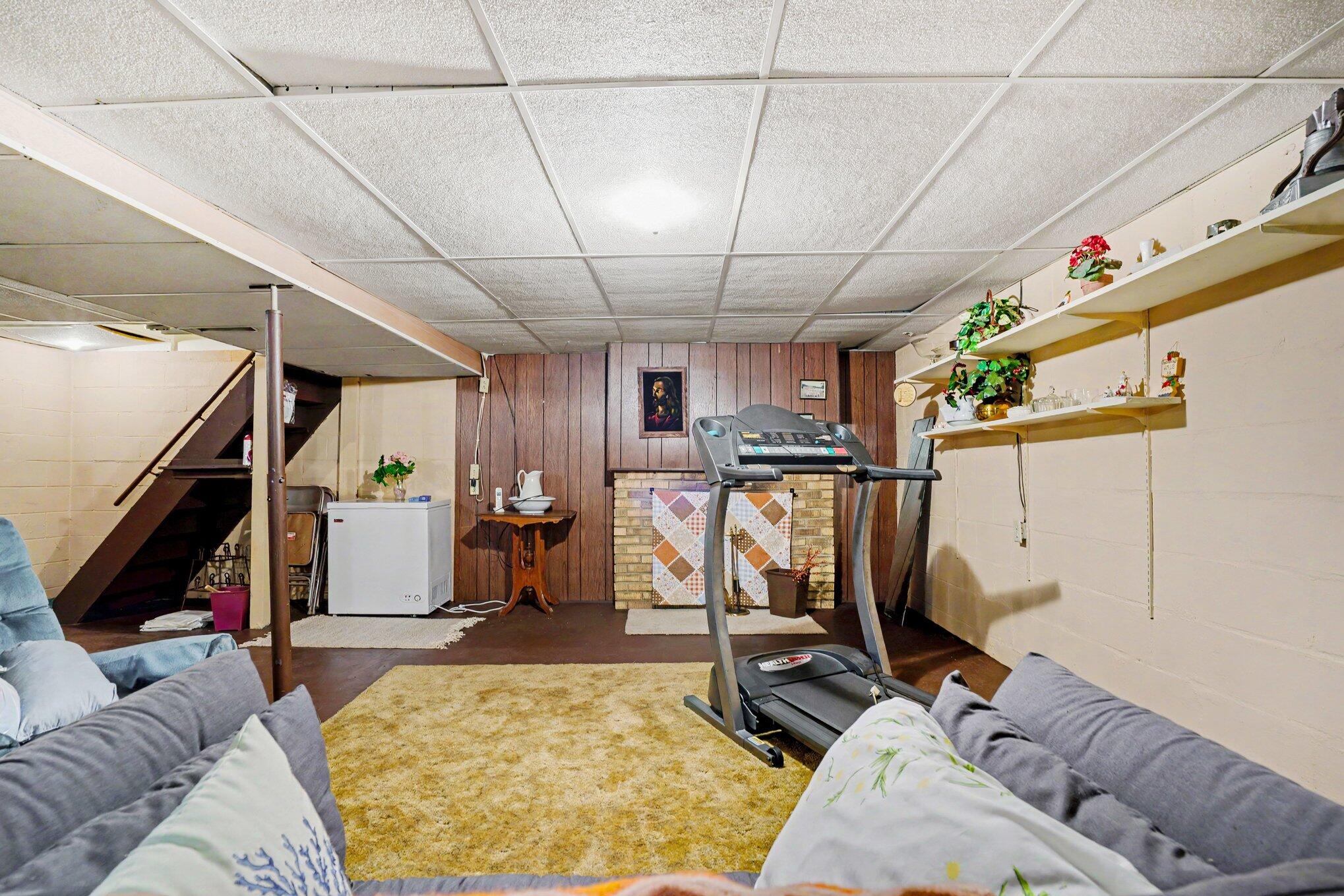 71323 Merle Street Edwardsburg MI 49112