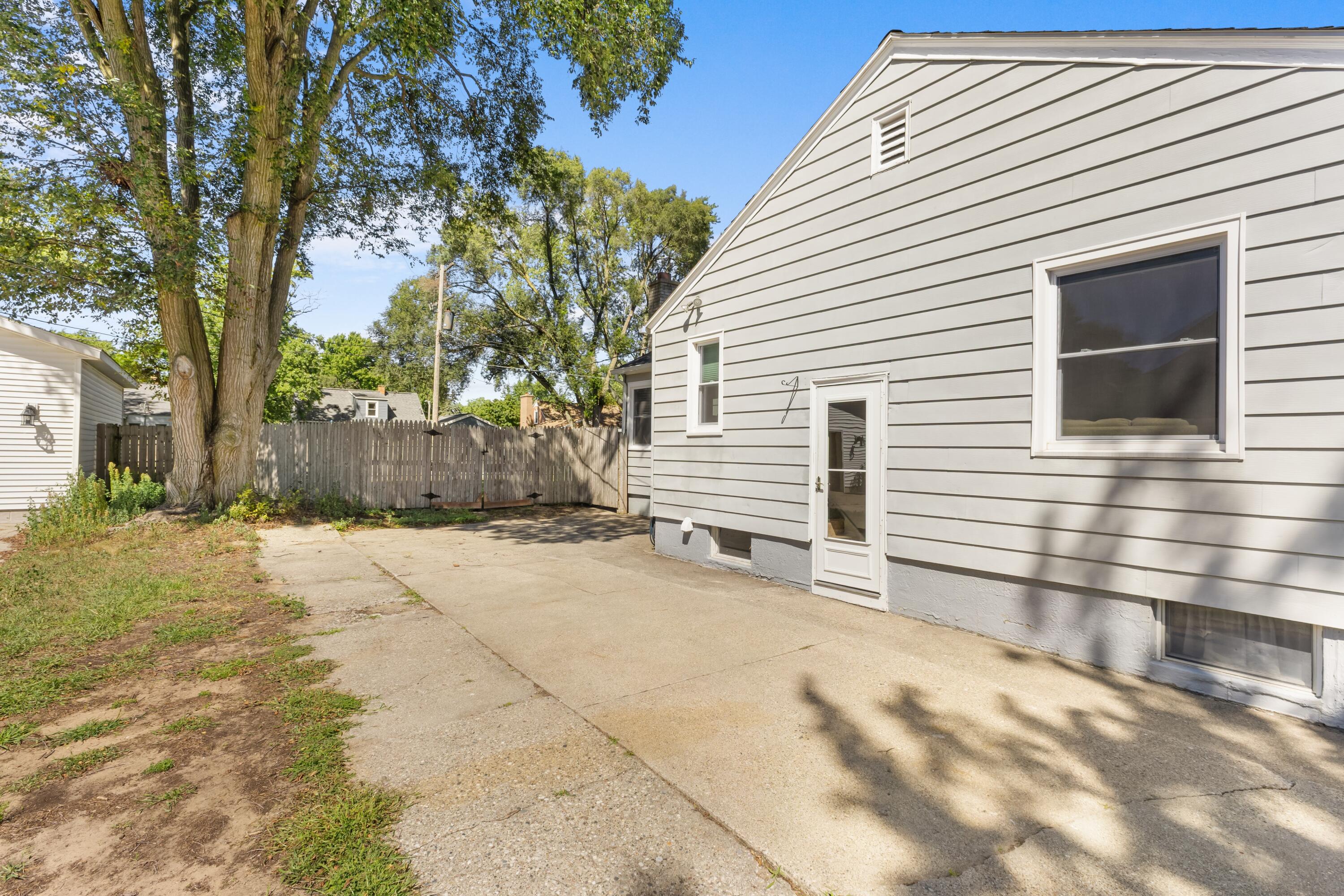 1315 Grant Avenue Grand Haven MI 49417