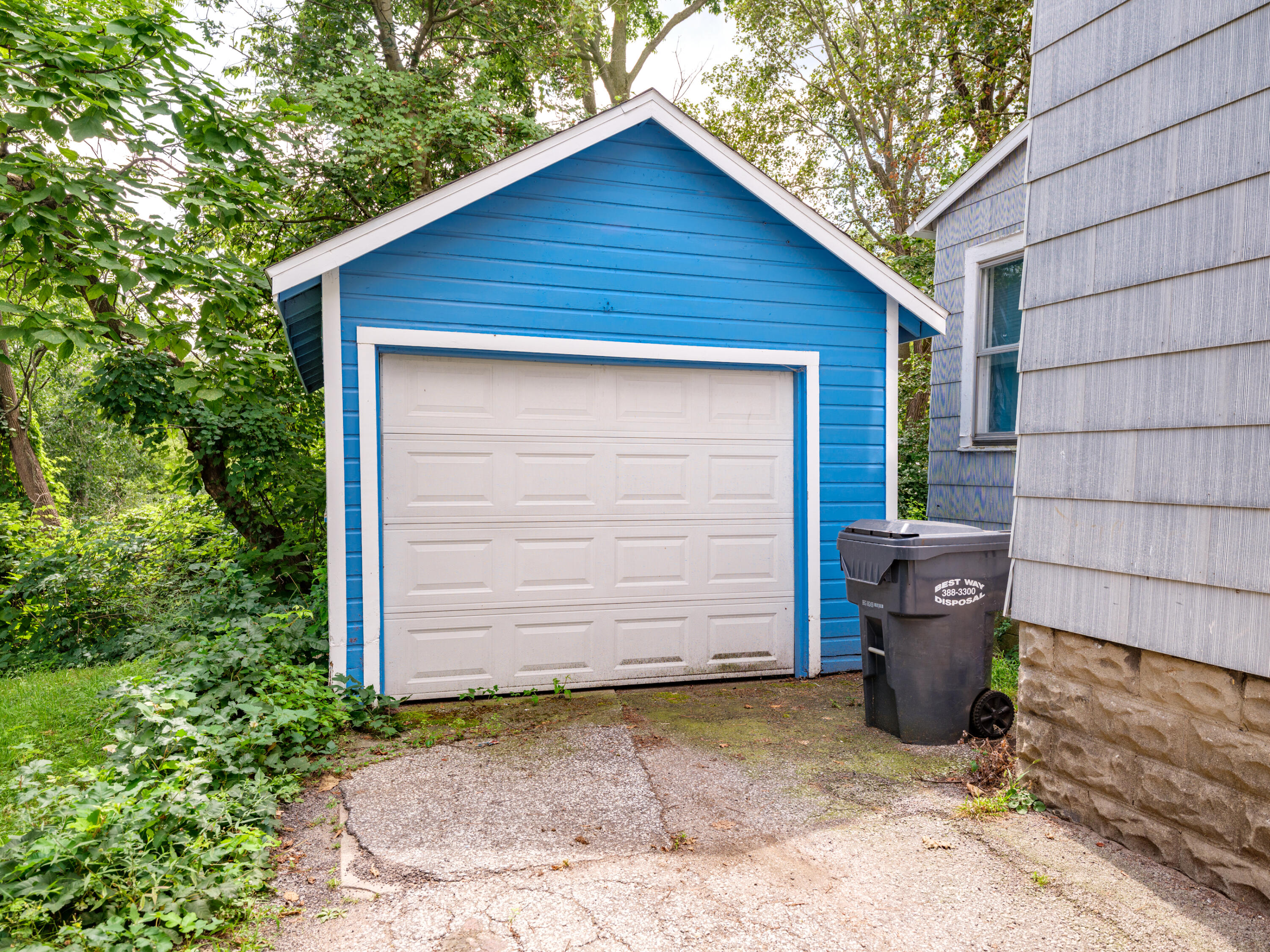 427 Den Adel Court Kalamazoo MI 49001