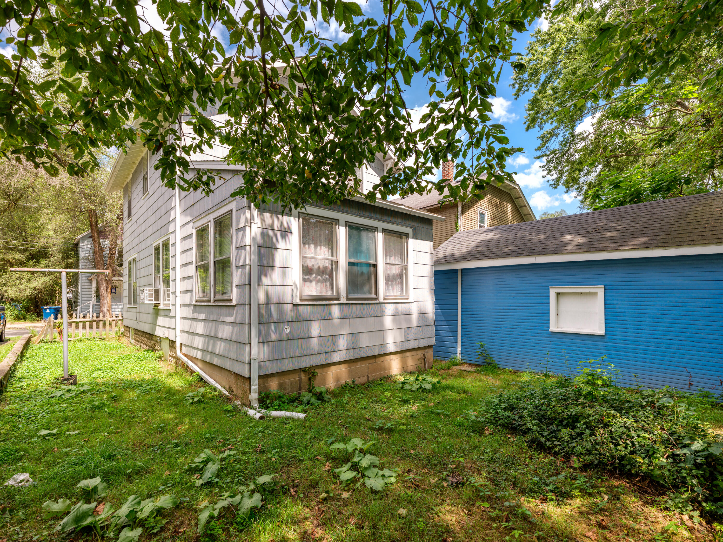 427 Den Adel Court Kalamazoo MI 49001