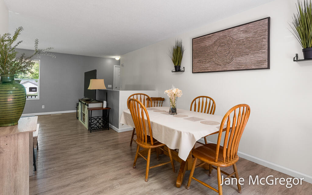 2356 Oak River Lane Muskegon MI 49445