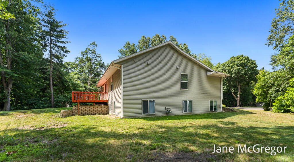 2356 Oak River Lane Muskegon MI 49445