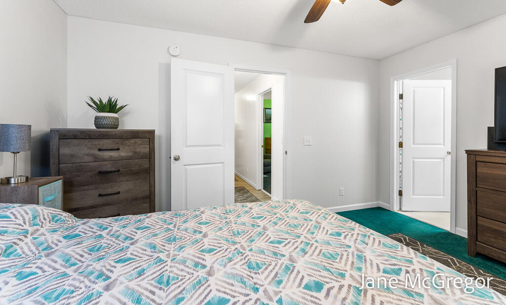 2356 Oak River Lane Muskegon MI 49445