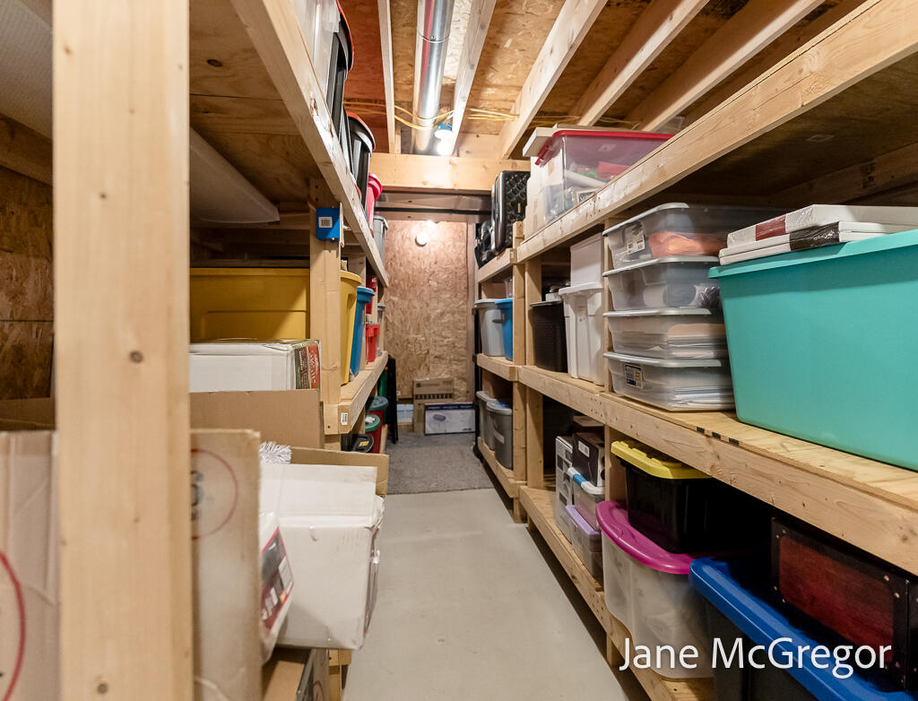 2356 Oak River Lane Muskegon MI 49445