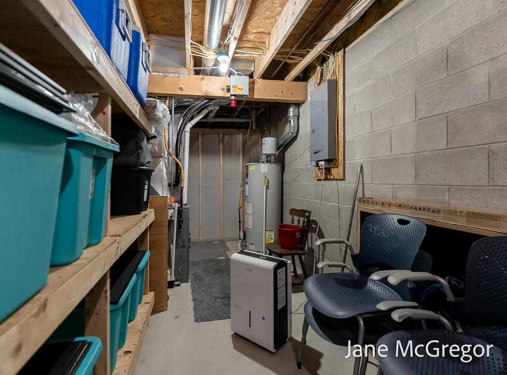2356 Oak River Lane Muskegon MI 49445