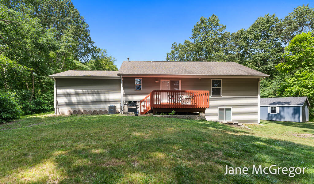 2356 Oak River Lane Muskegon MI 49445