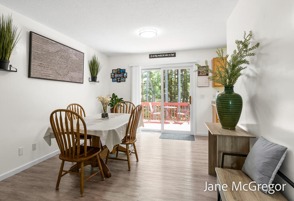 2356 Oak River Lane Muskegon MI 49445