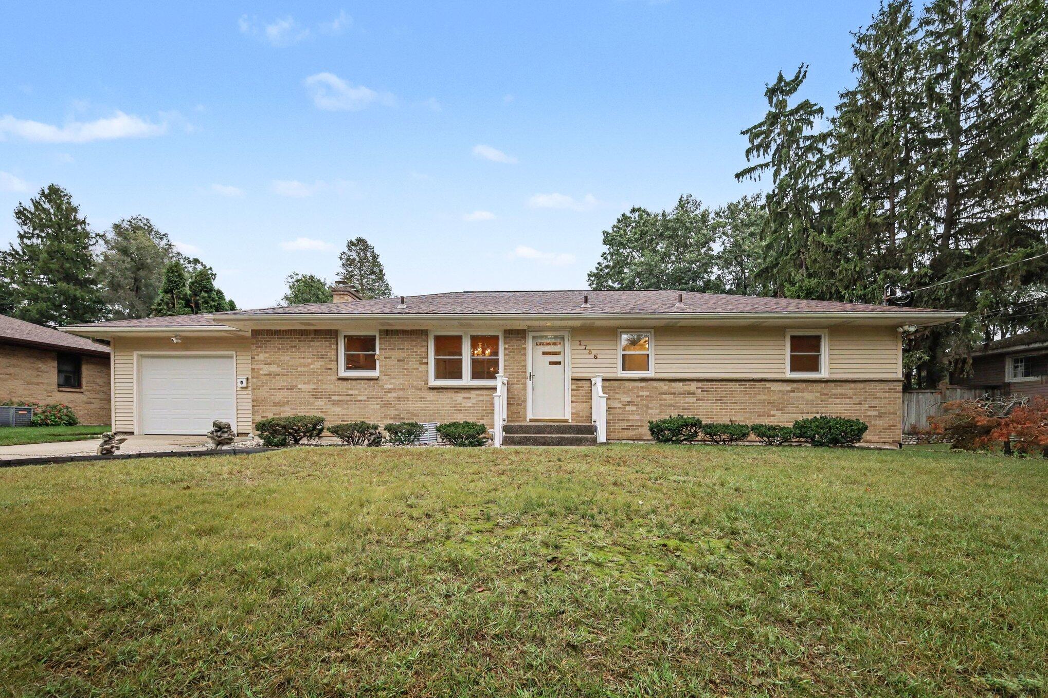 1736 7th Street NW Grand Rapids MI 49504