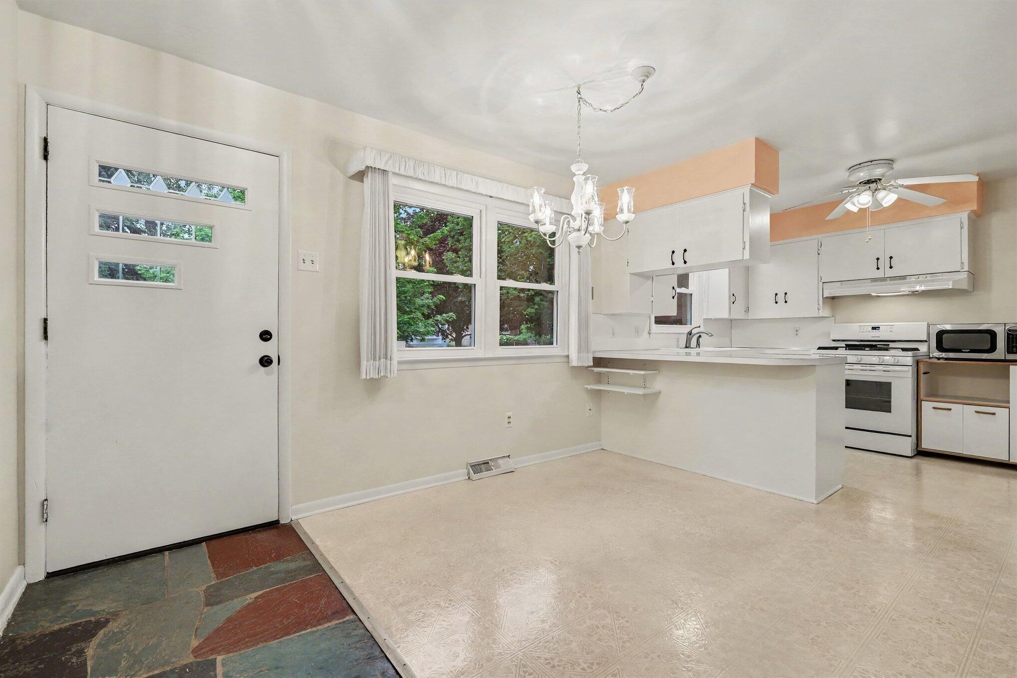 1736 7th Street NW Grand Rapids MI 49504