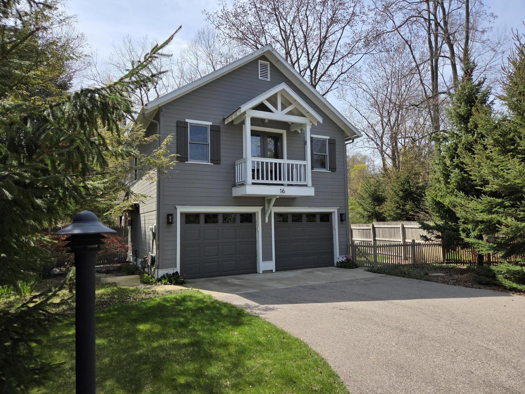 16 Park Street Saugatuck MI 49453