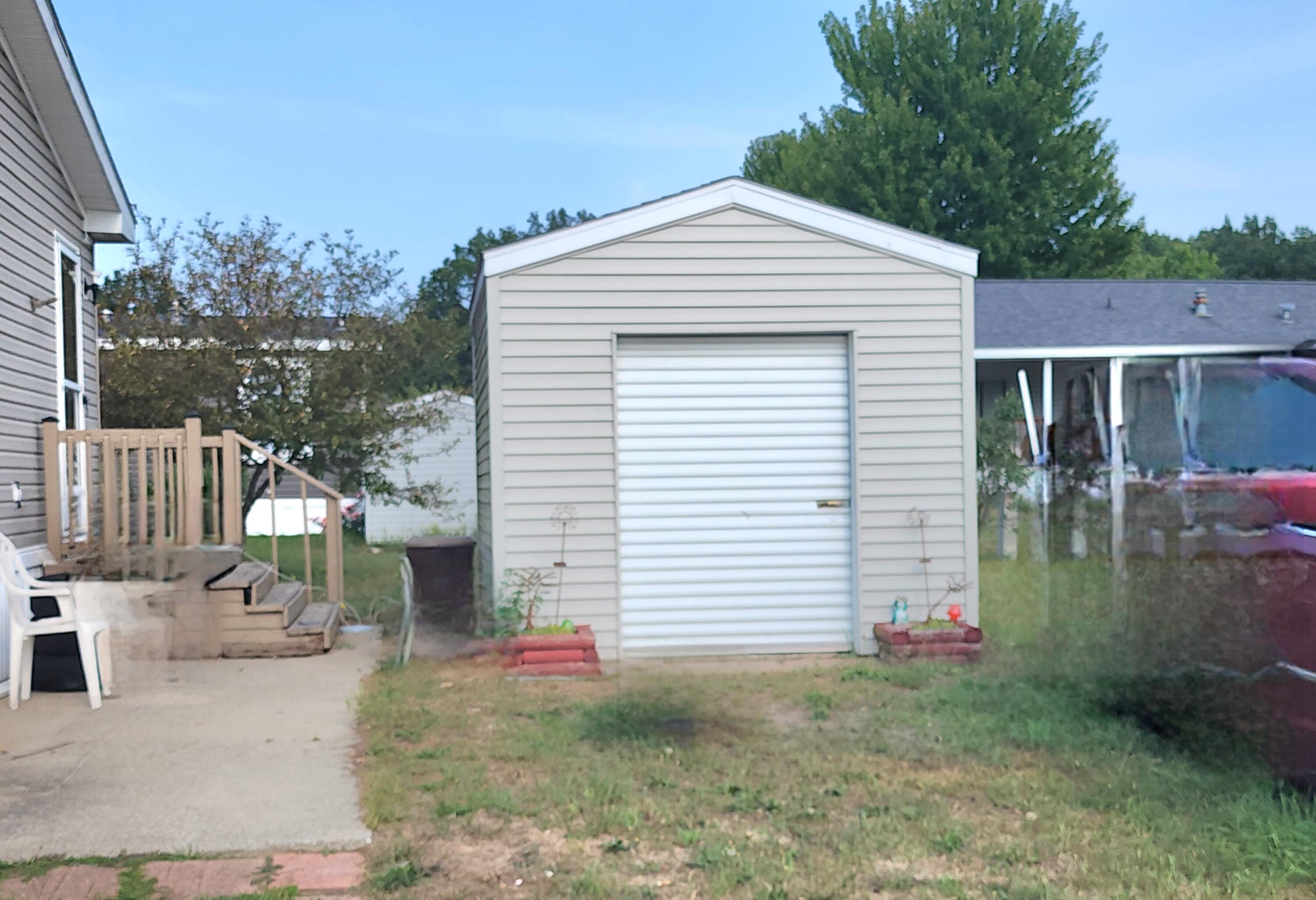 1848 Whisperwood Way E Muskegon MI 49442
