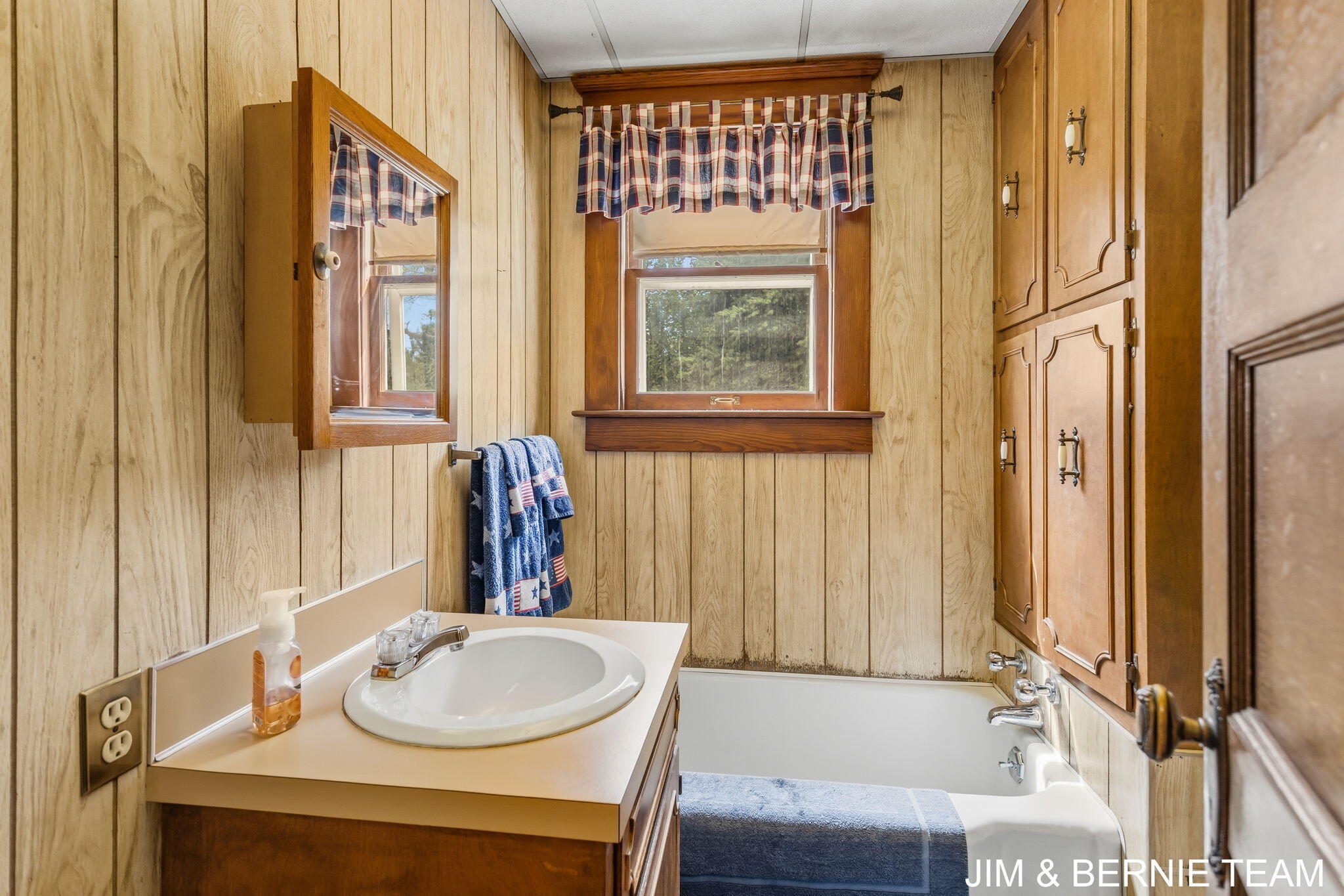 3185 104th Avenue Zeeland MI 49464