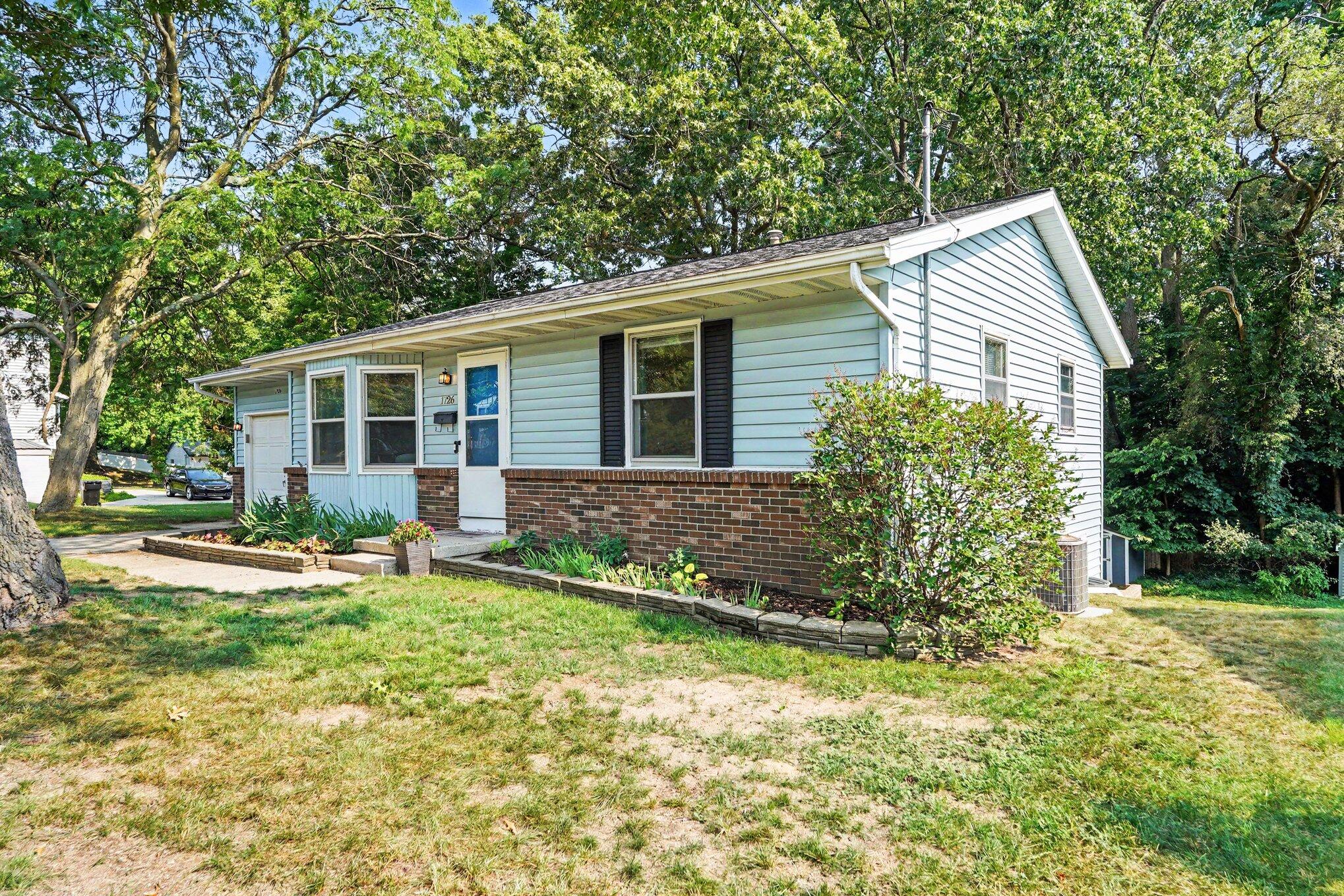 1726 6th Street NW Grand Rapids MI 49504