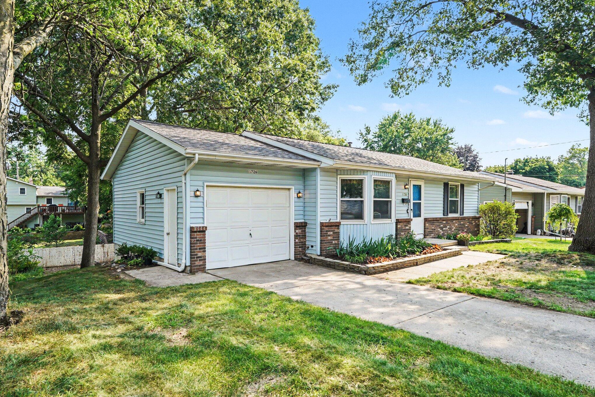 1726 6th Street NW Grand Rapids MI 49504