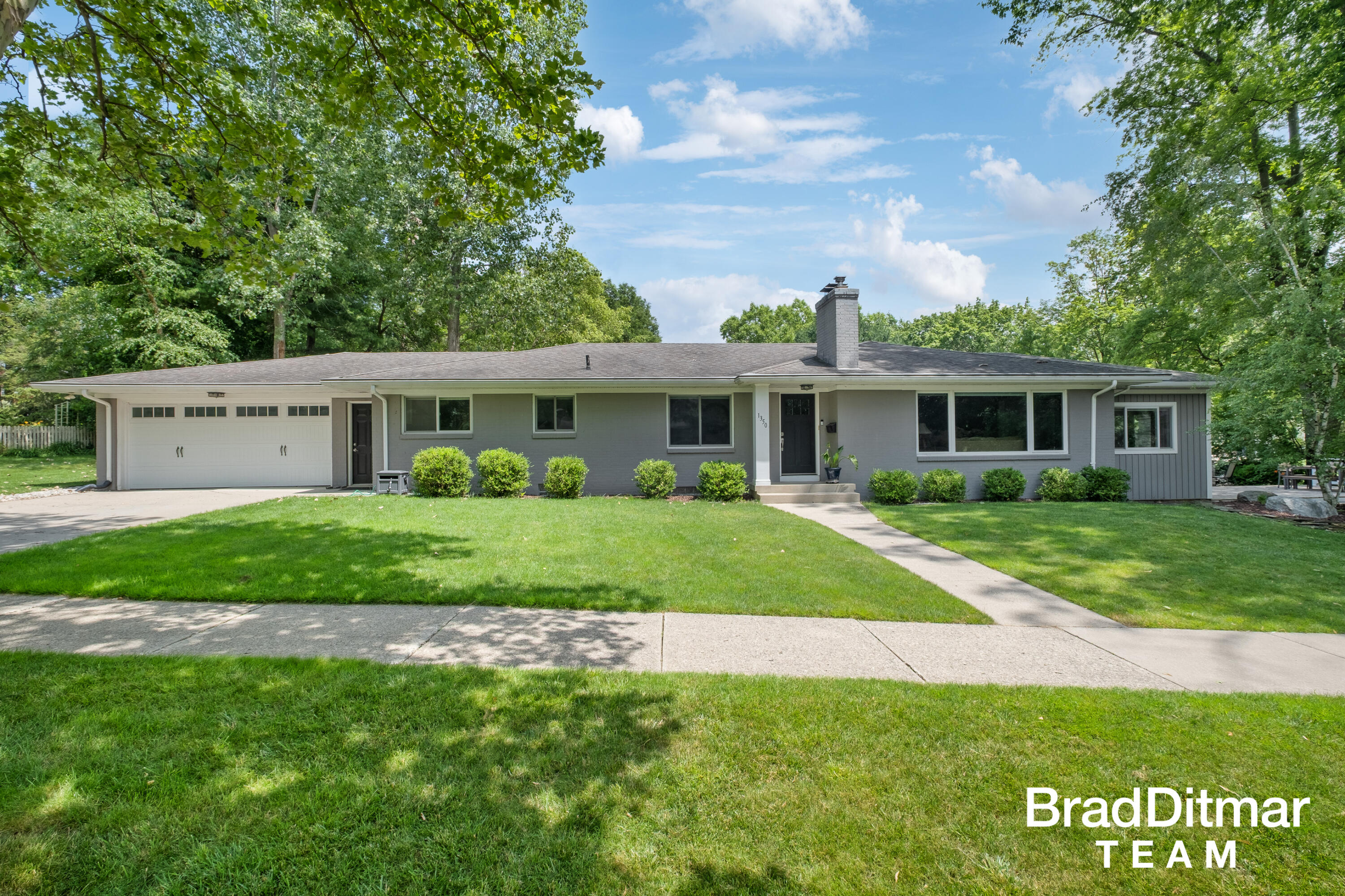 East Grand Rapids MI, 1350 Lake Grove Avenue SE