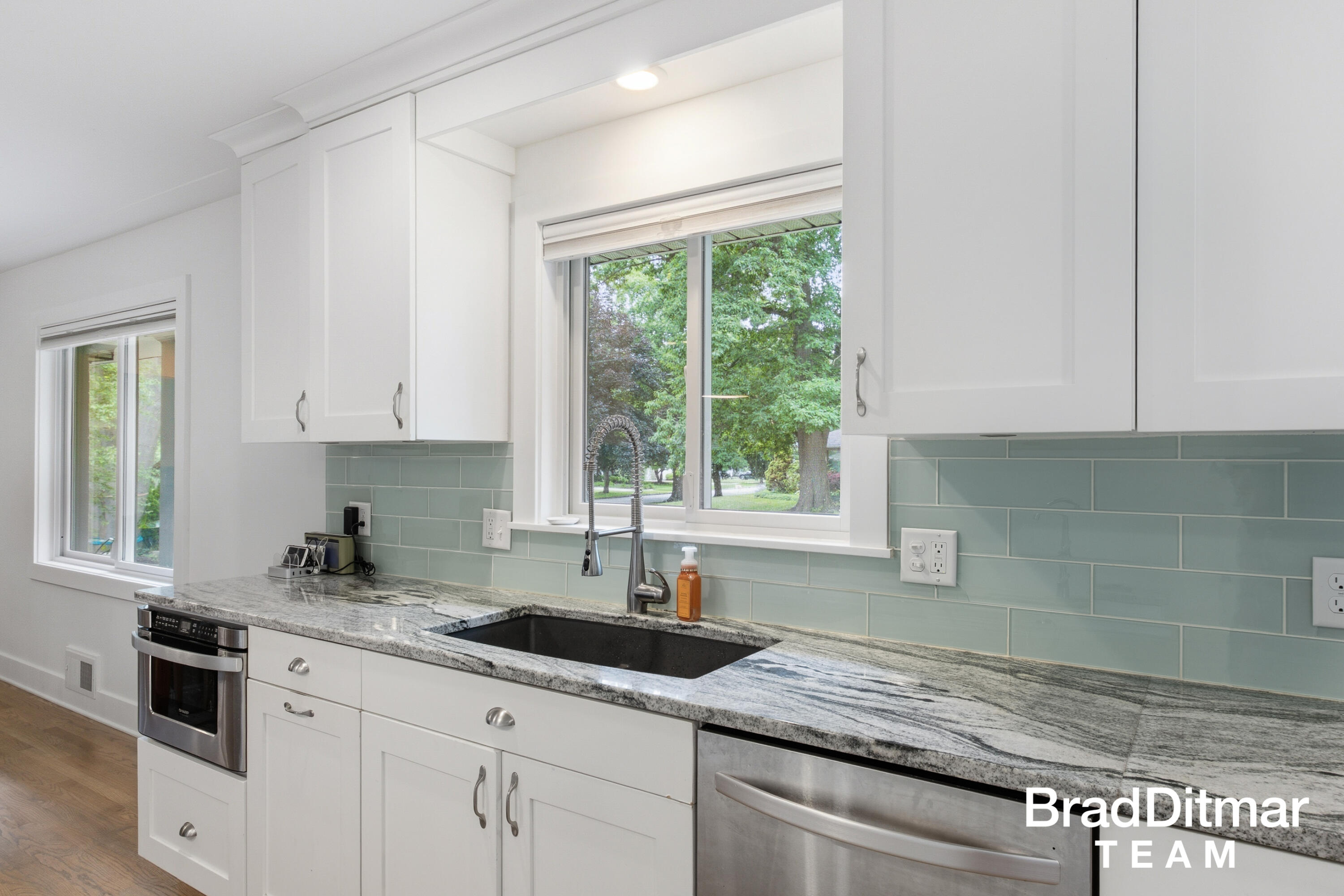 1350 Lake Grove Avenue SE East Grand Rapids MI 49506