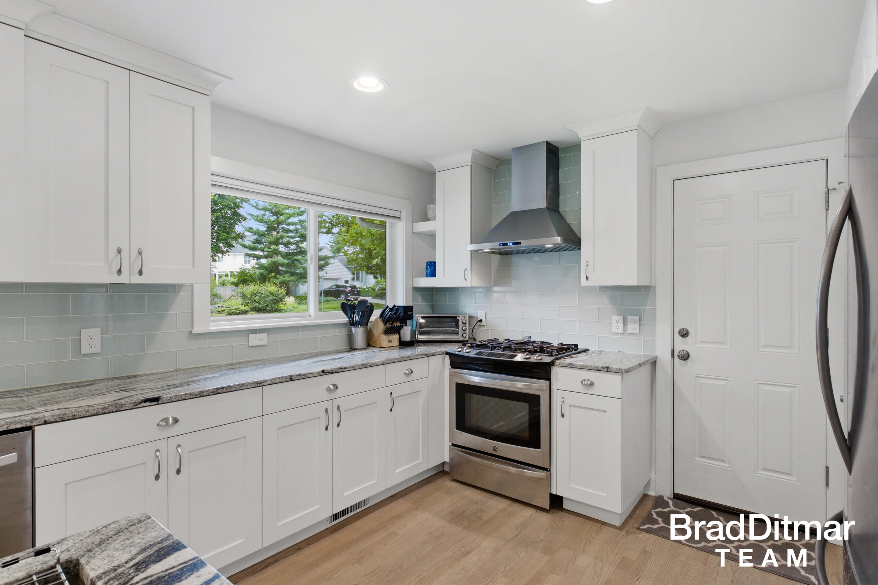 1350 Lake Grove Avenue SE East Grand Rapids MI 49506