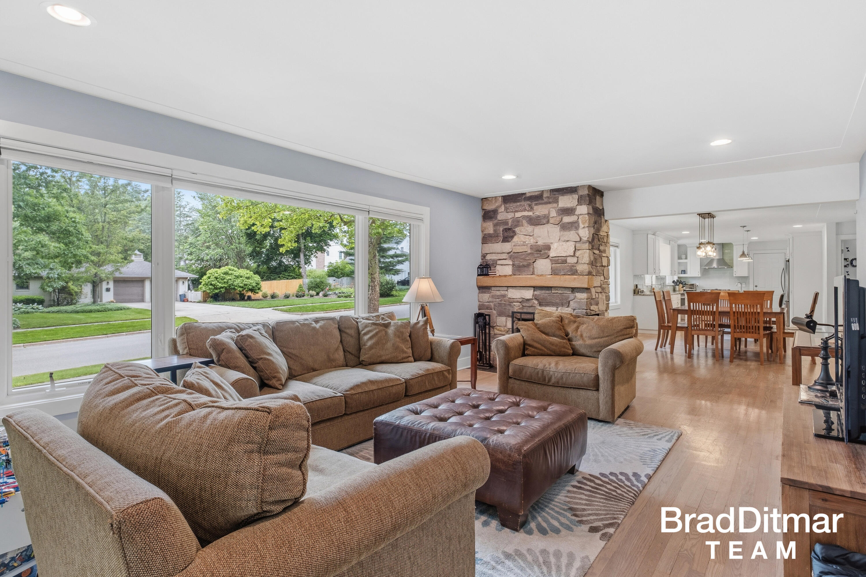 1350 Lake Grove Avenue SE East Grand Rapids MI 49506