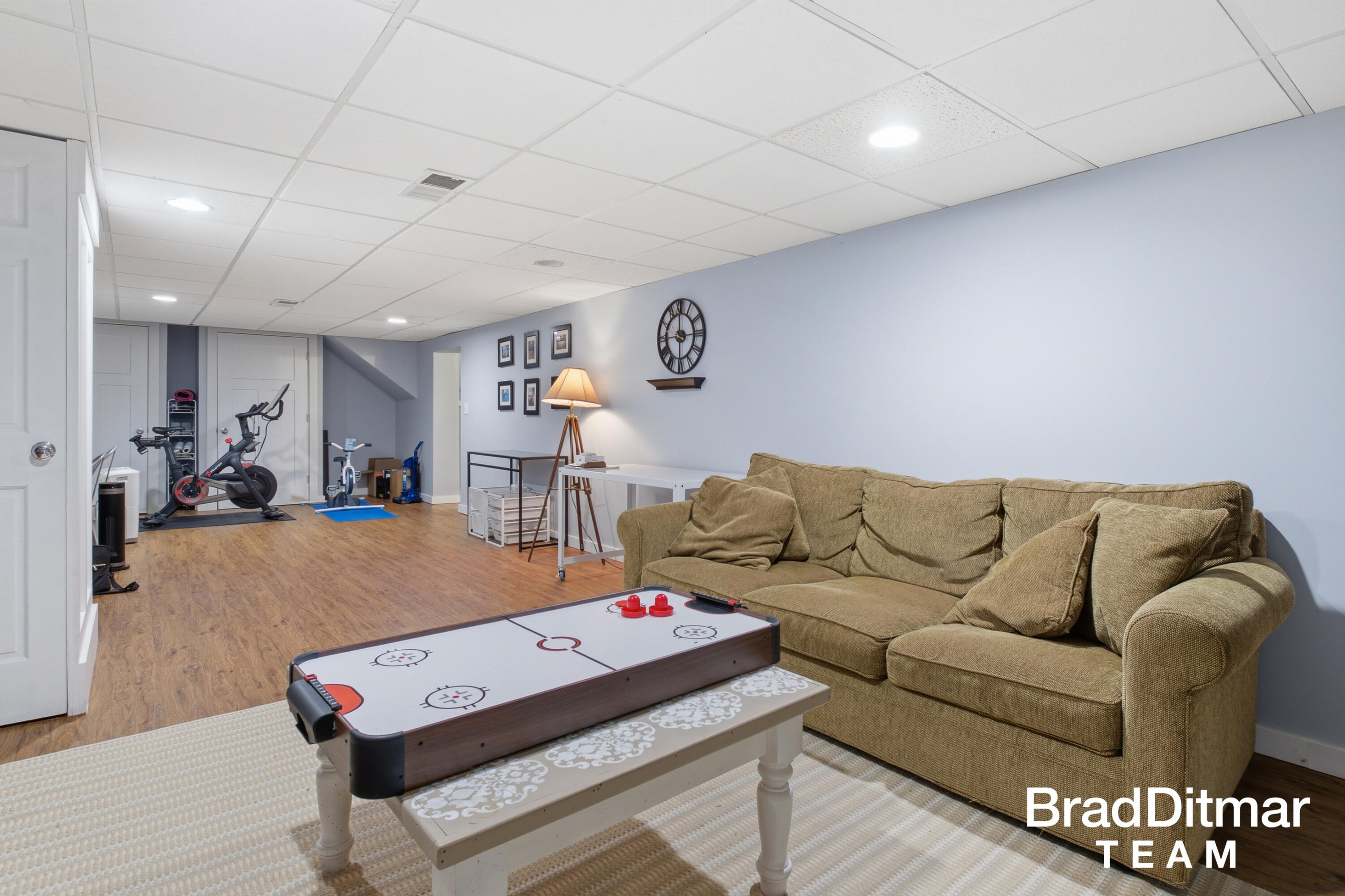 1350 Lake Grove Avenue SE East Grand Rapids MI 49506
