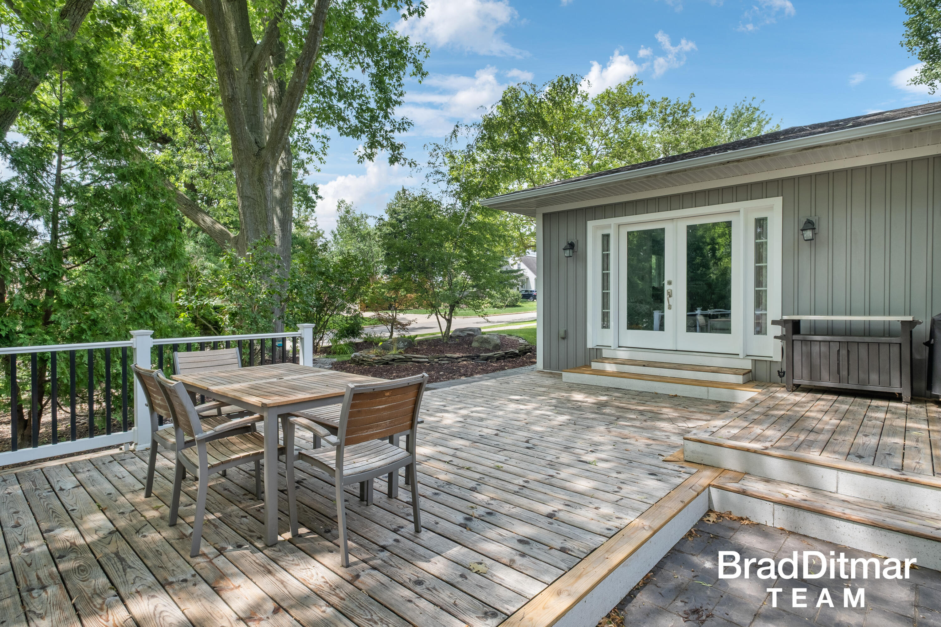 1350 Lake Grove Avenue SE East Grand Rapids MI 49506