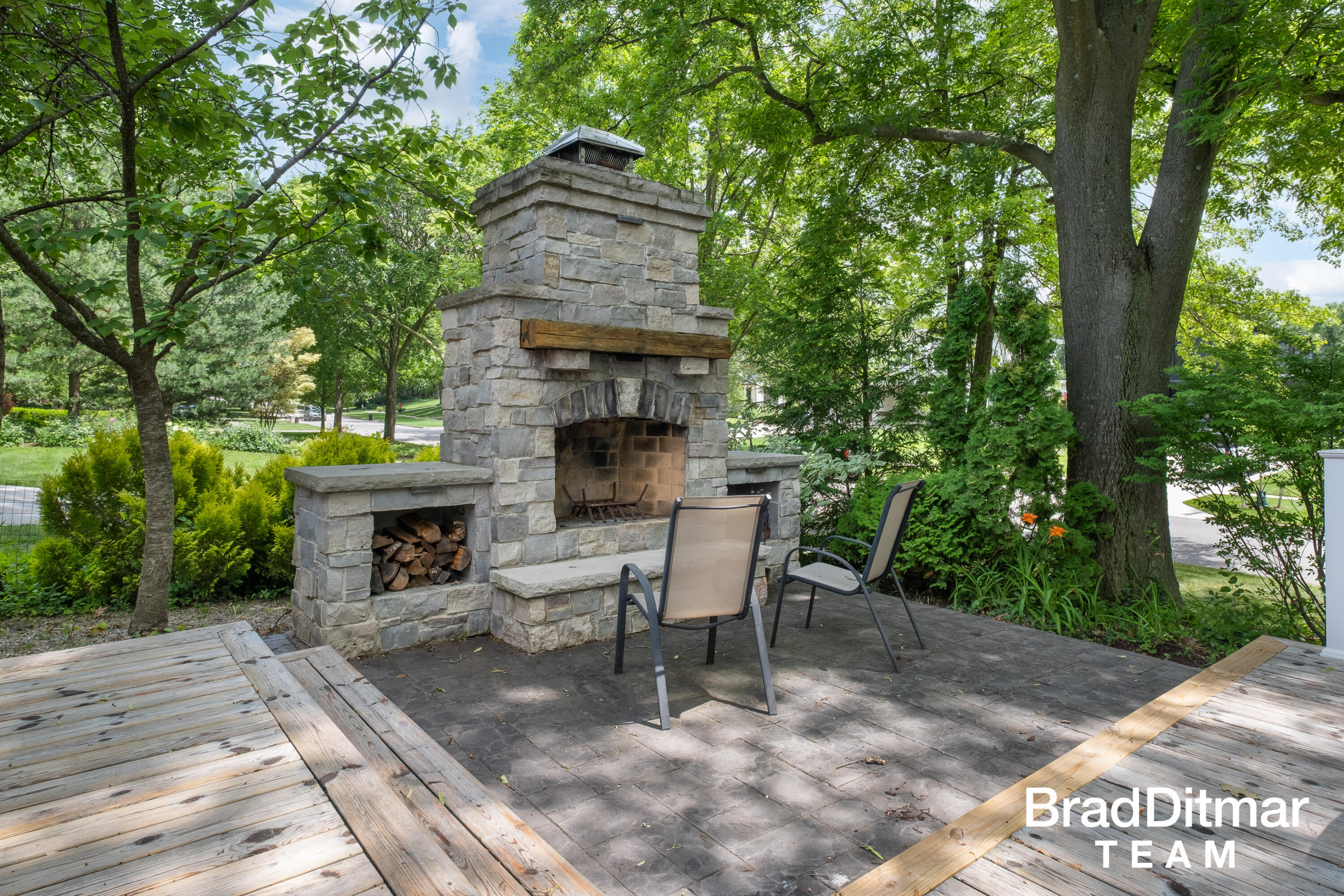 1350 Lake Grove Avenue SE East Grand Rapids MI 49506