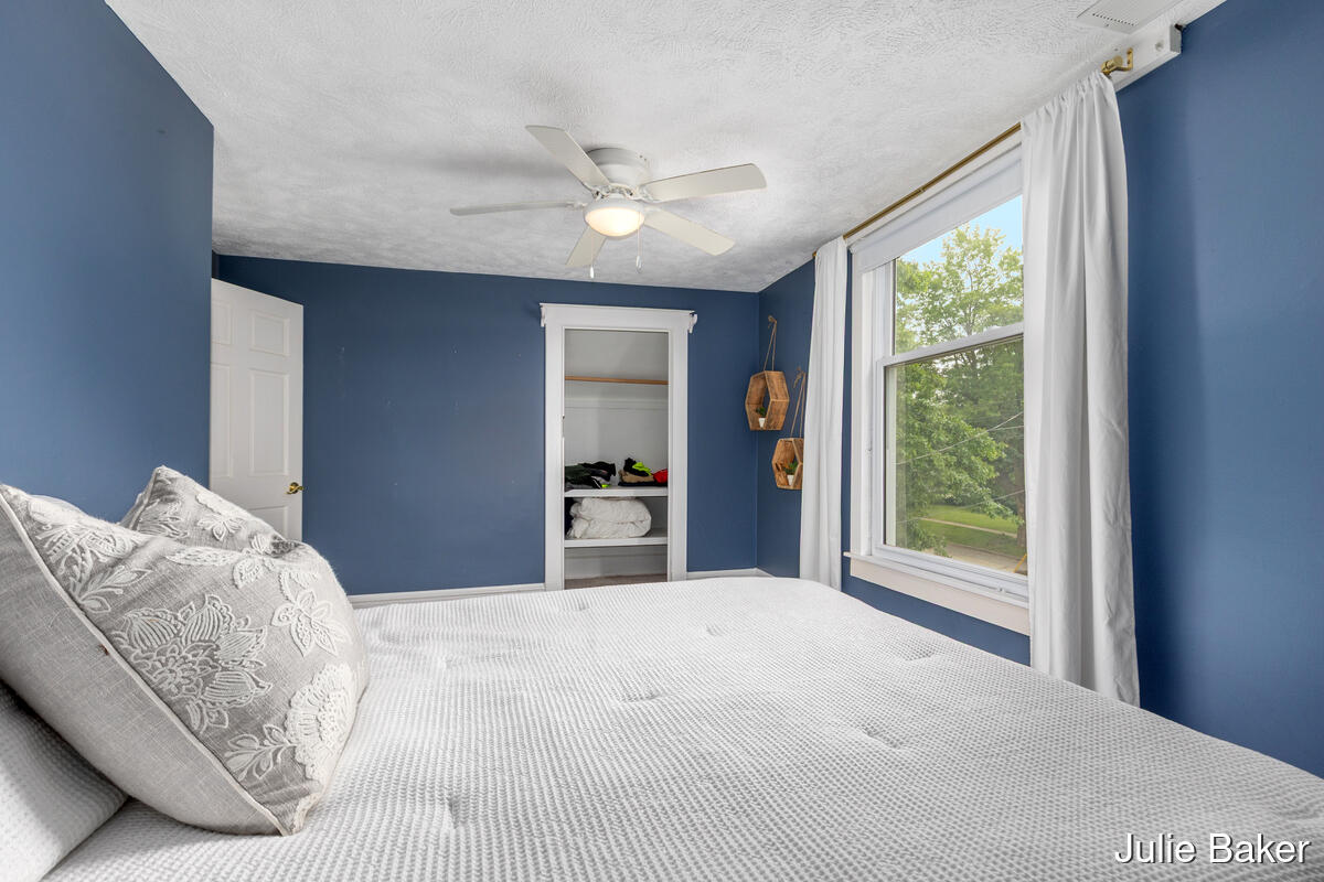 40 S Monroe Street NE Rockford MI 49341