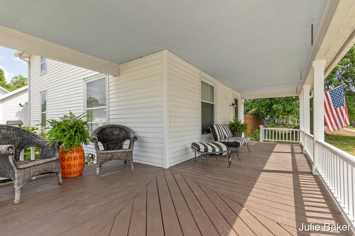 40 S Monroe Street NE Rockford MI 49341