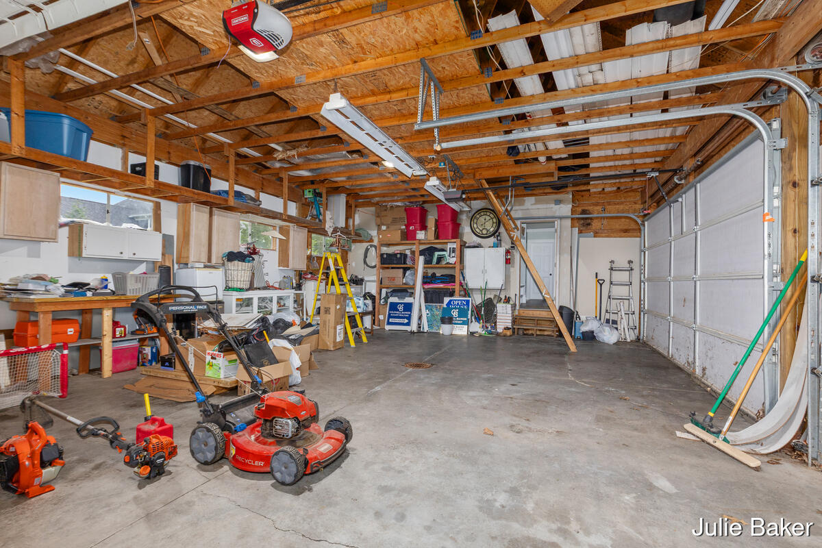 40 S Monroe Street NE Rockford MI 49341