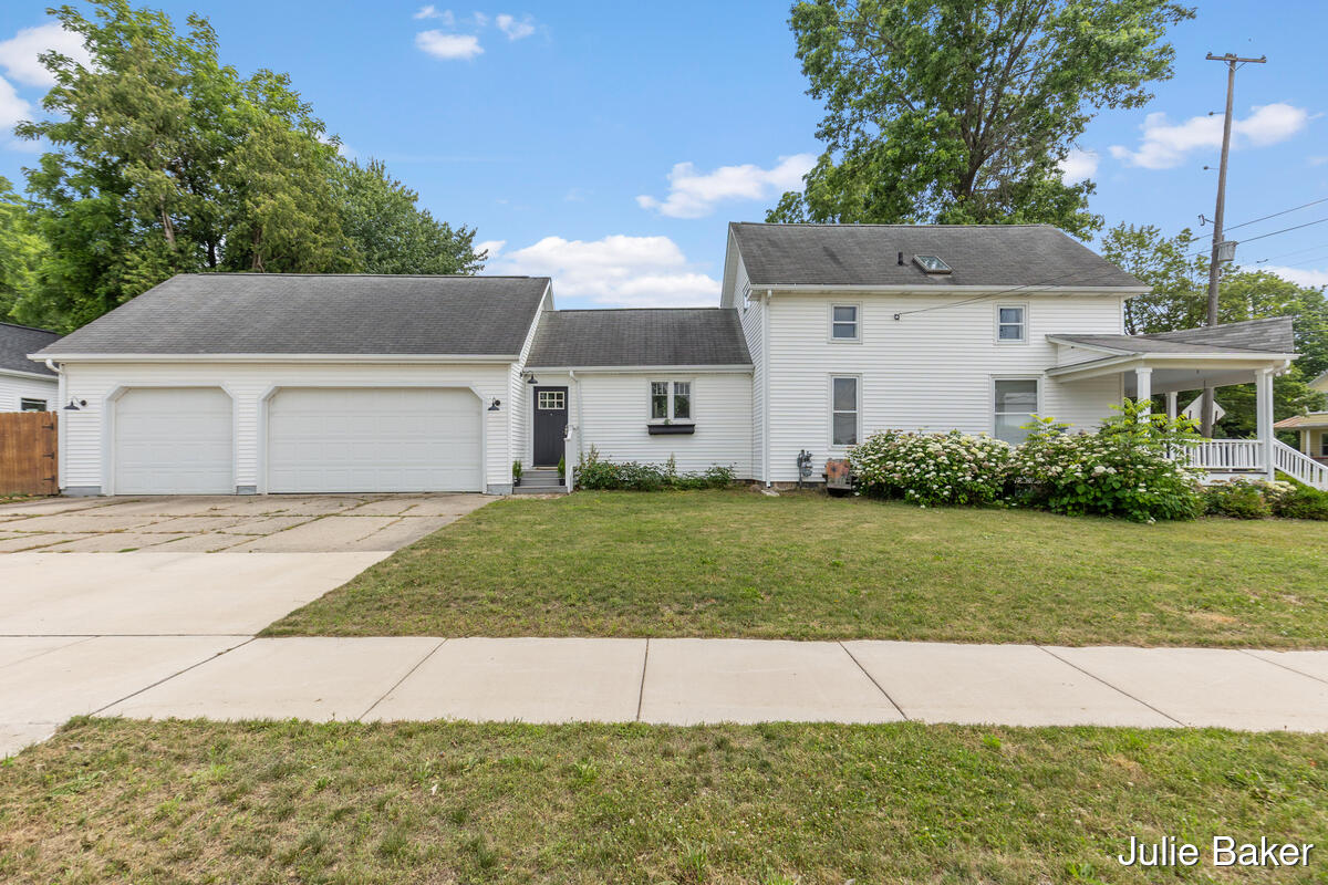 40 S Monroe Street NE Rockford MI 49341