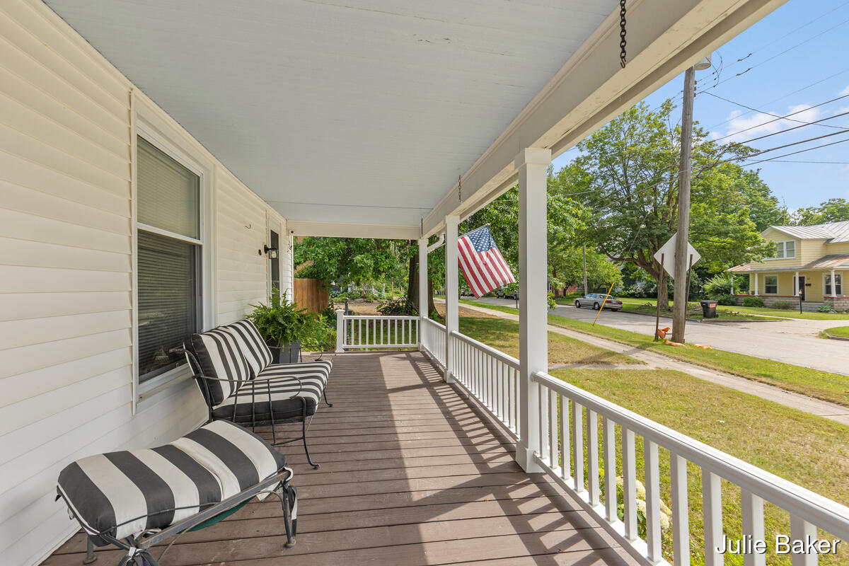 40 S Monroe Street NE Rockford MI 49341
